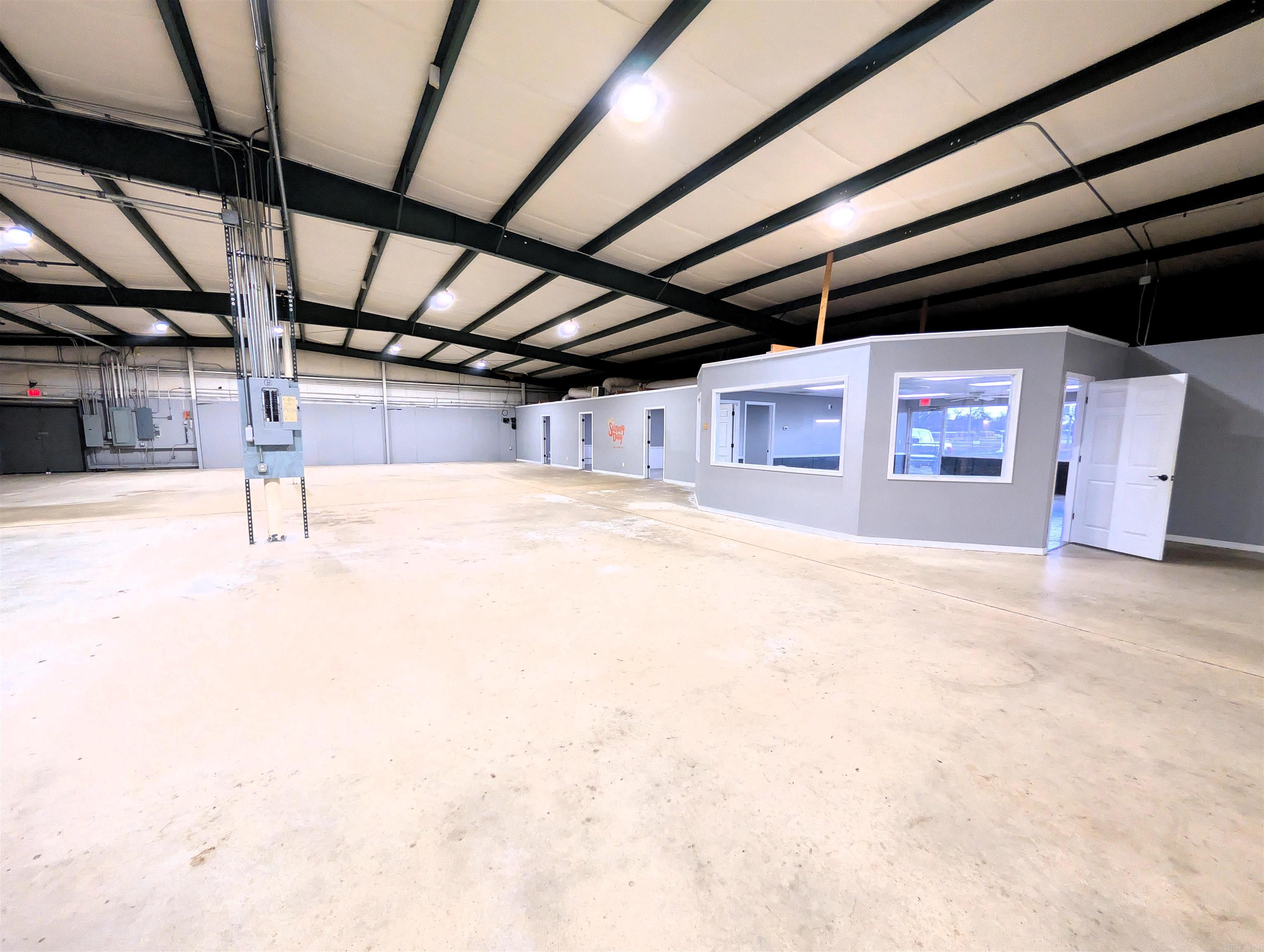 608 E Booth  Searcy, AR