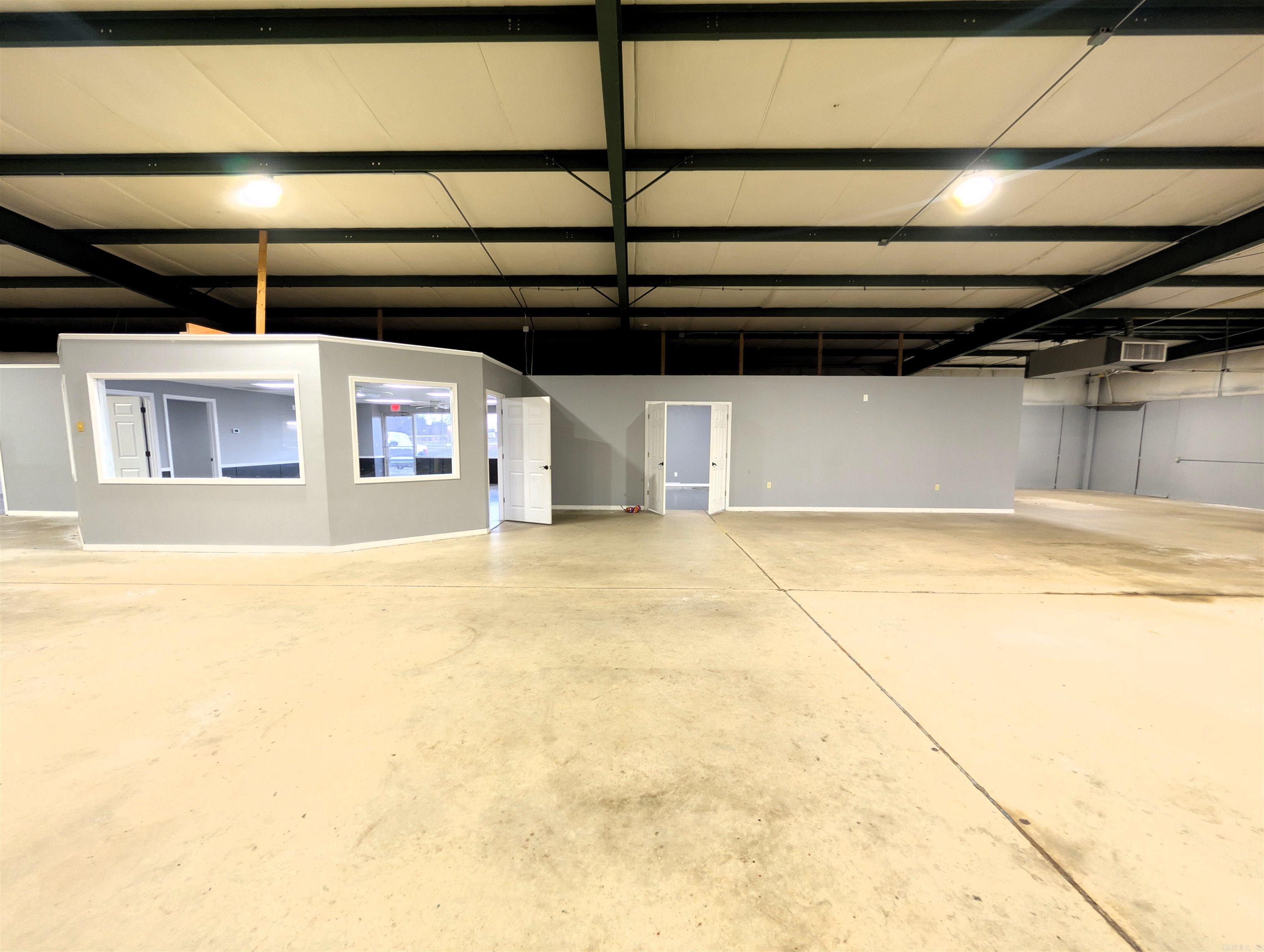 608 E Booth  Searcy, AR