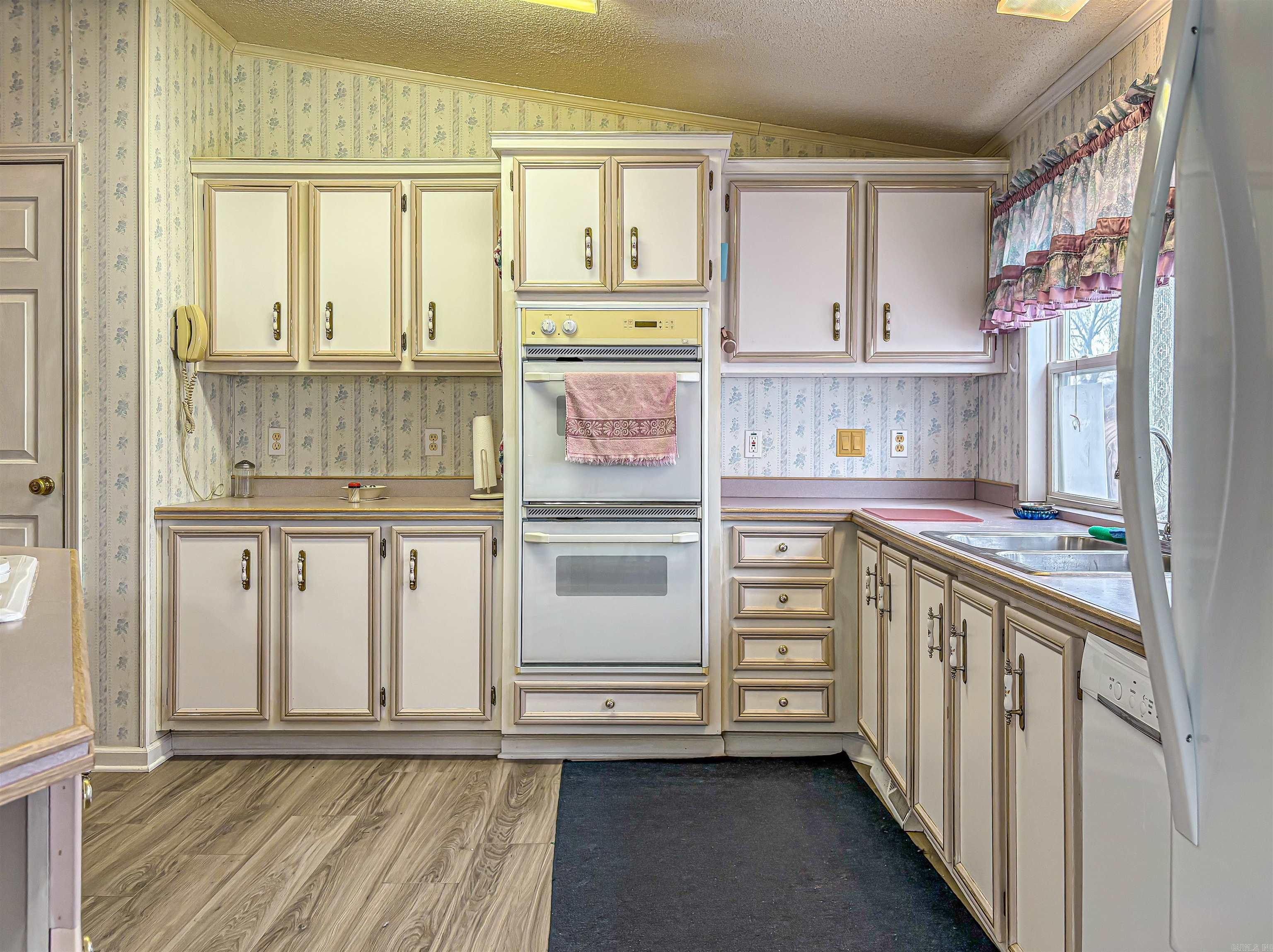 316 W 4th  Yellville, AR