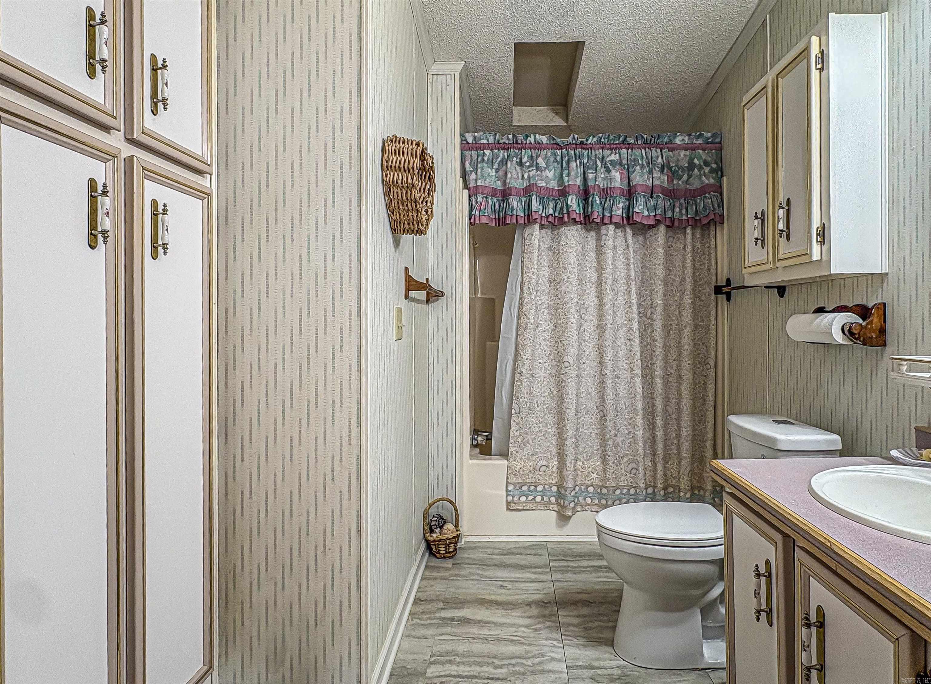 316 W 4th  Yellville, AR