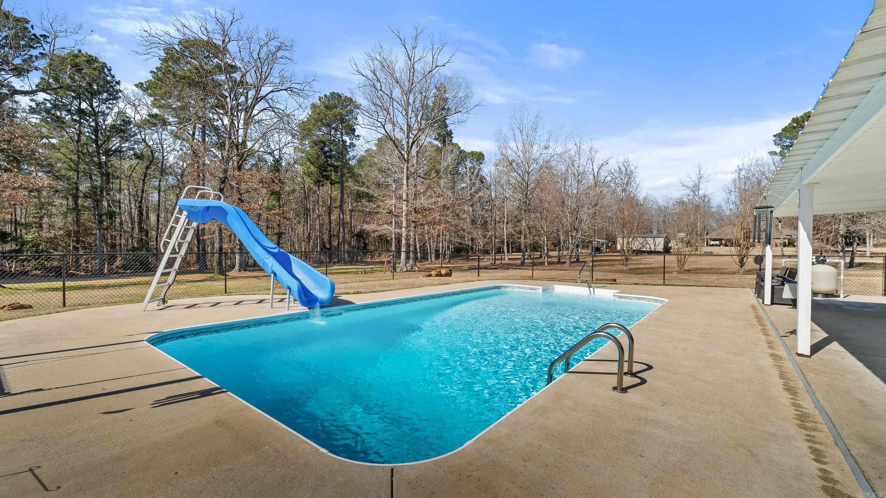 335 County Road 4132  Atlanta, TX