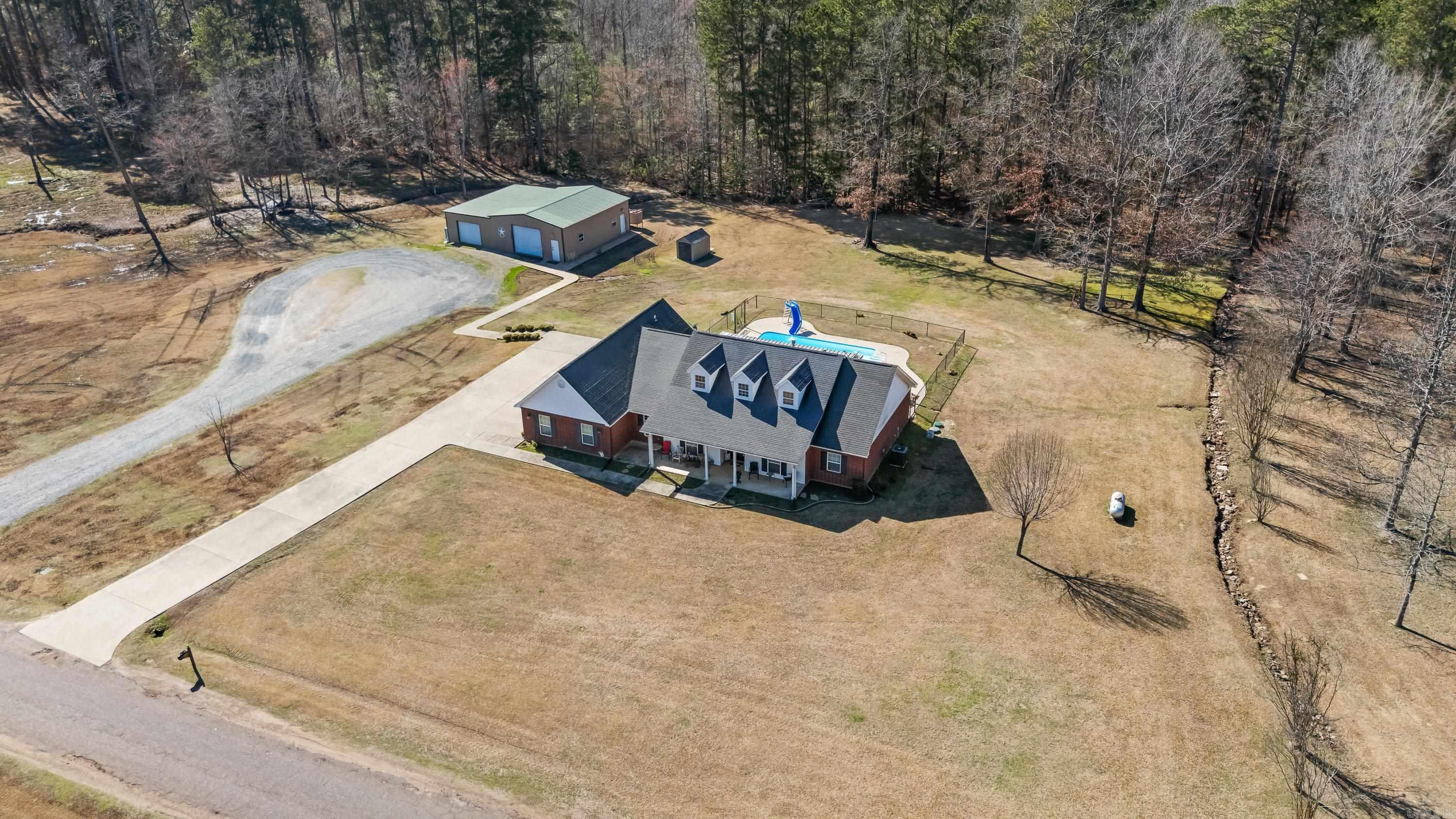 335 County Road 4132  Atlanta, TX