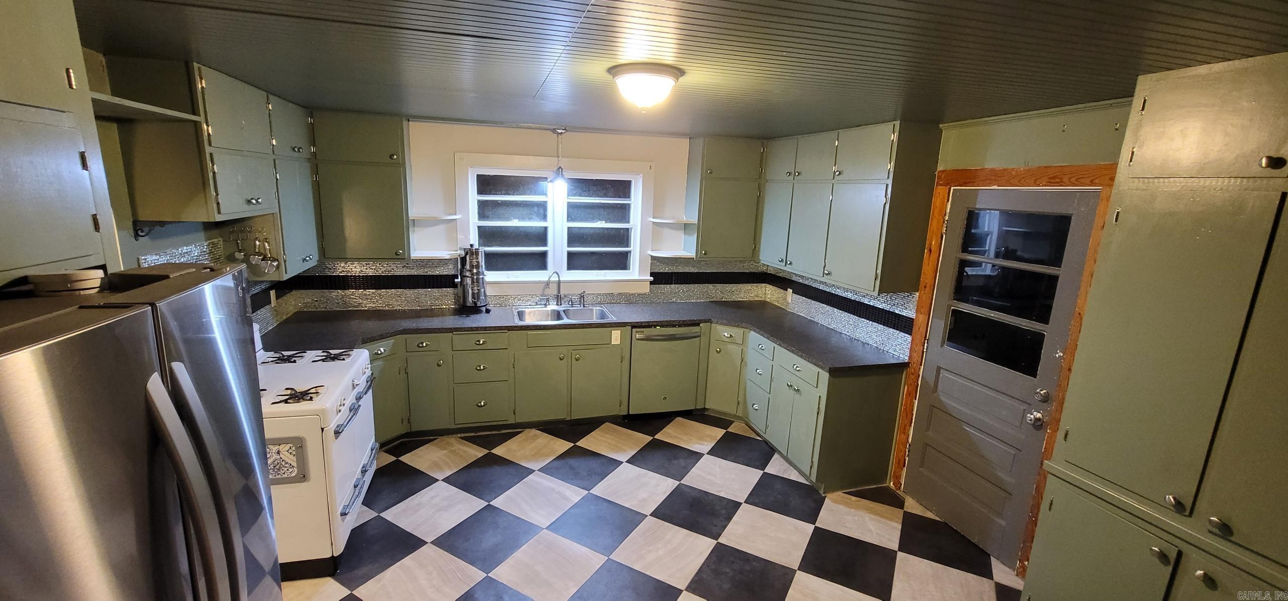 97 S Oak  Brookland, AR