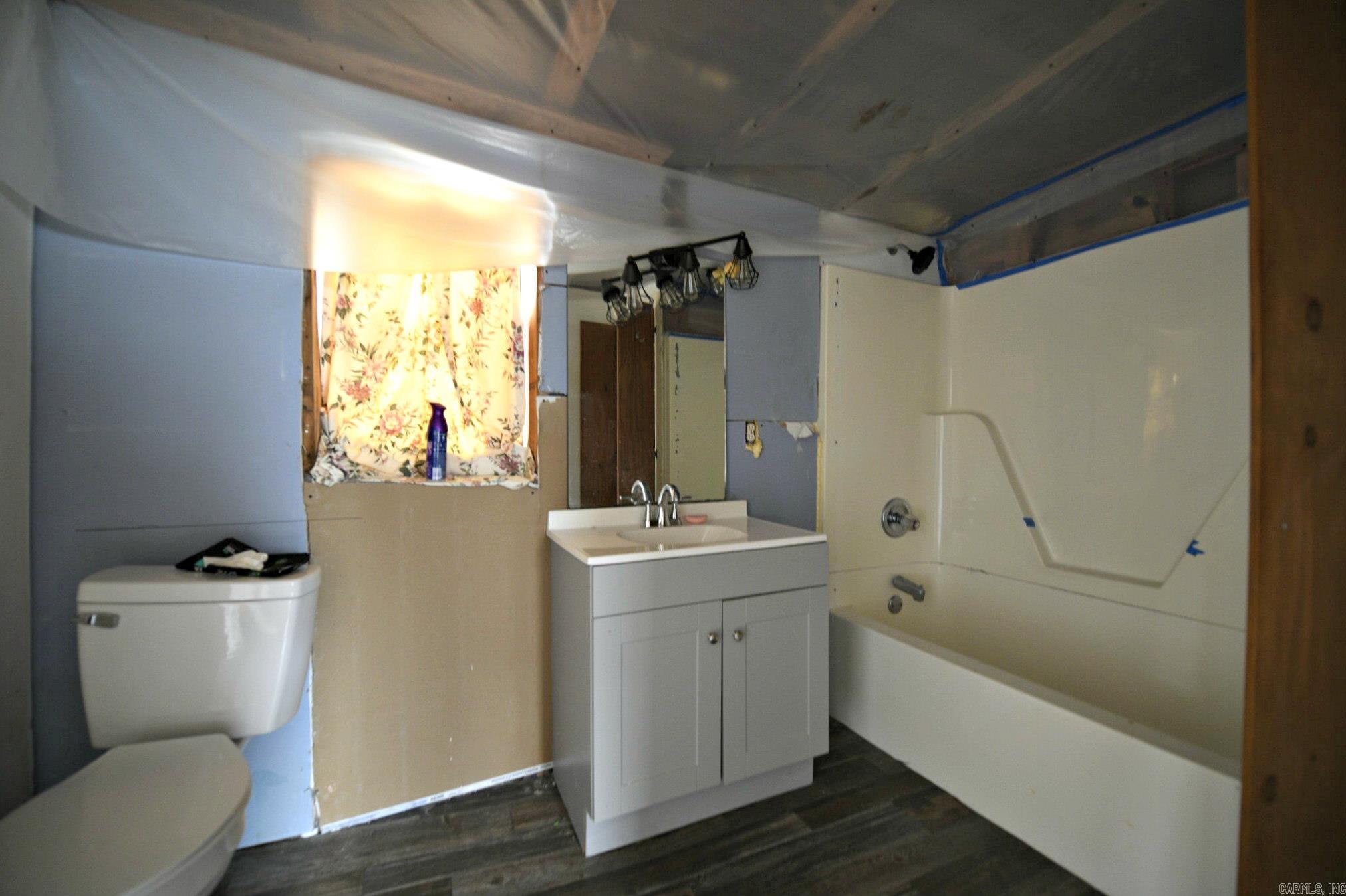 1105 7th St  Mena, AR