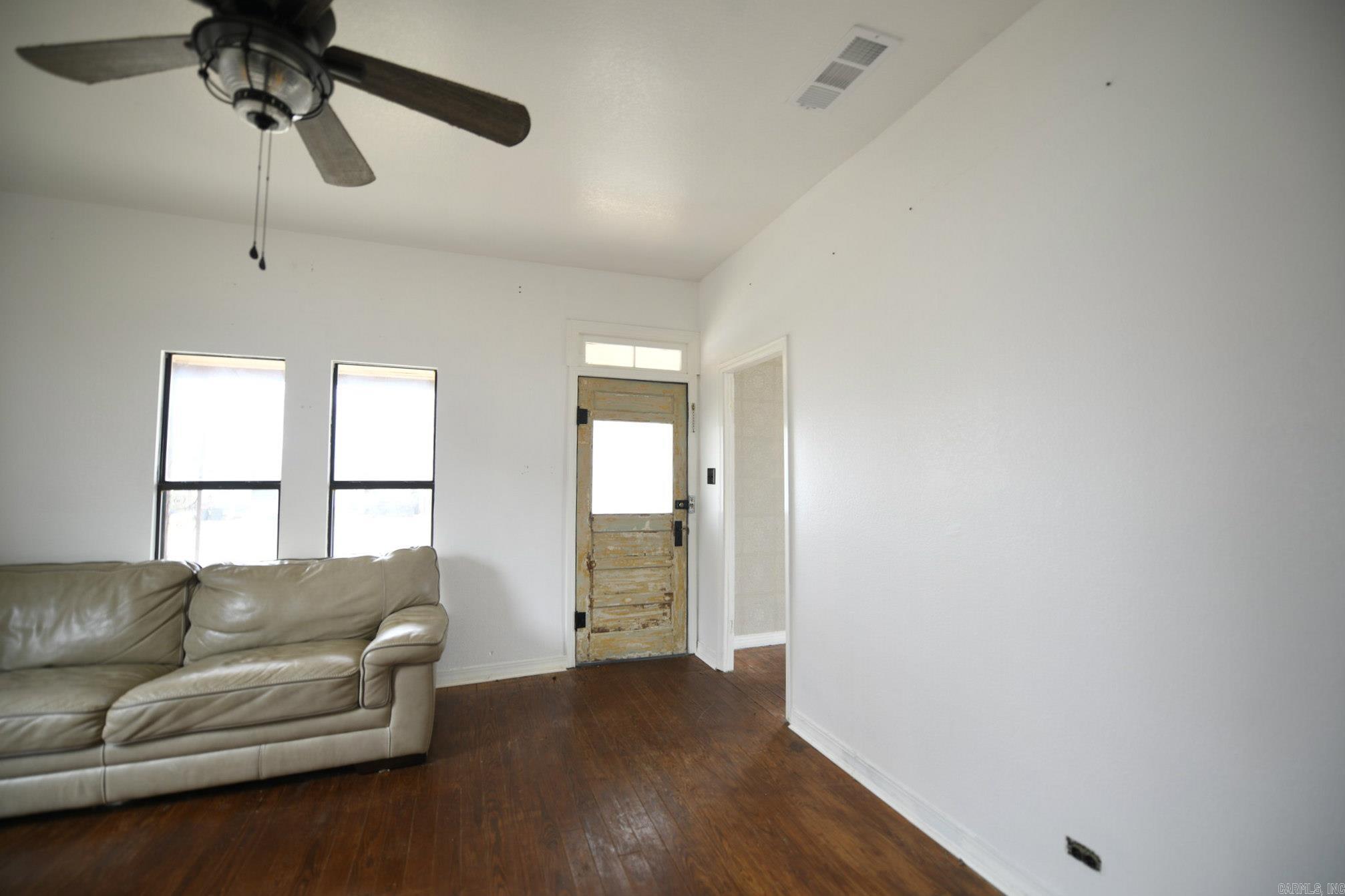 1105 7th St  Mena, AR