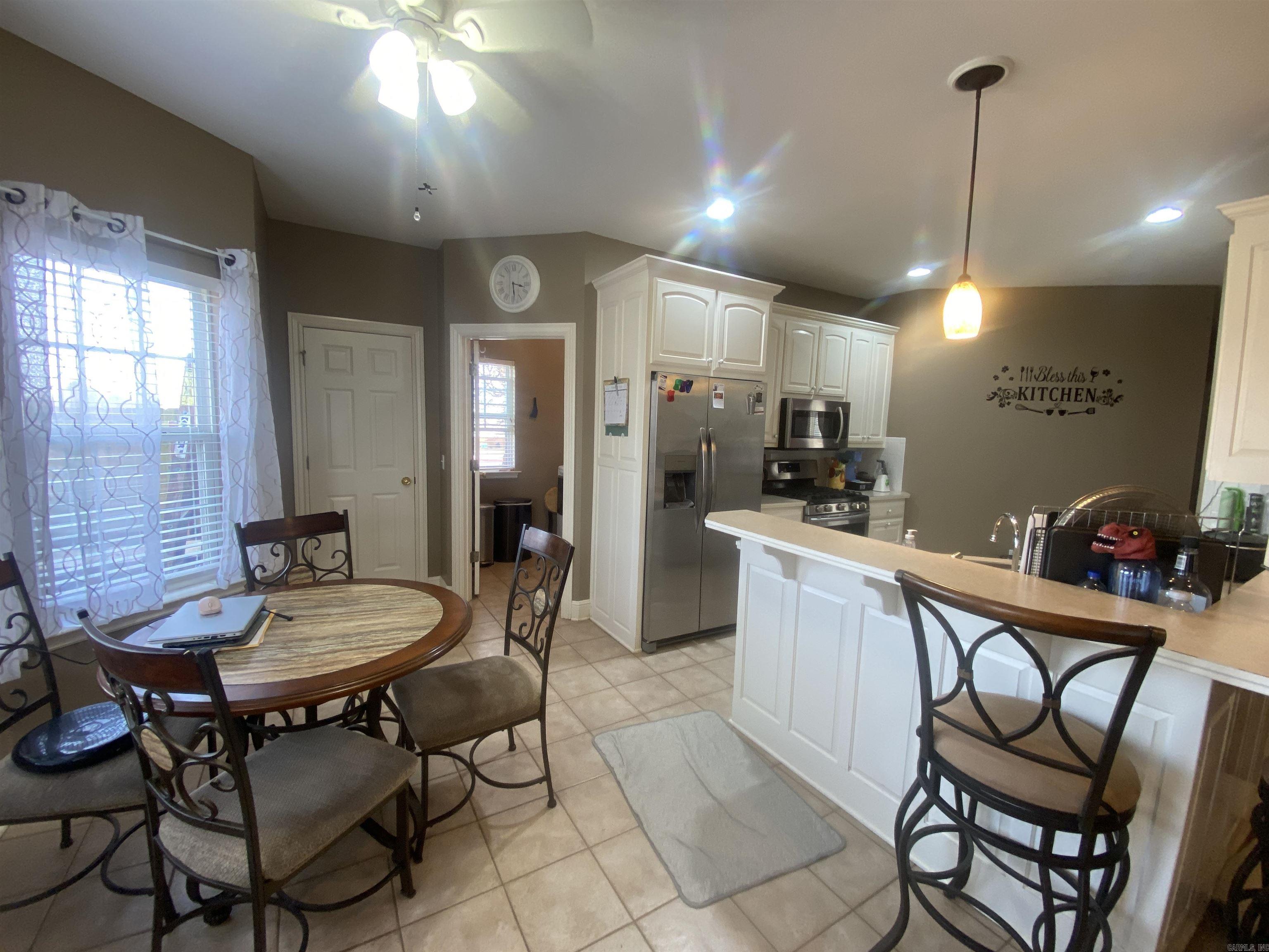 4205 W Braymore  Rogers, AR