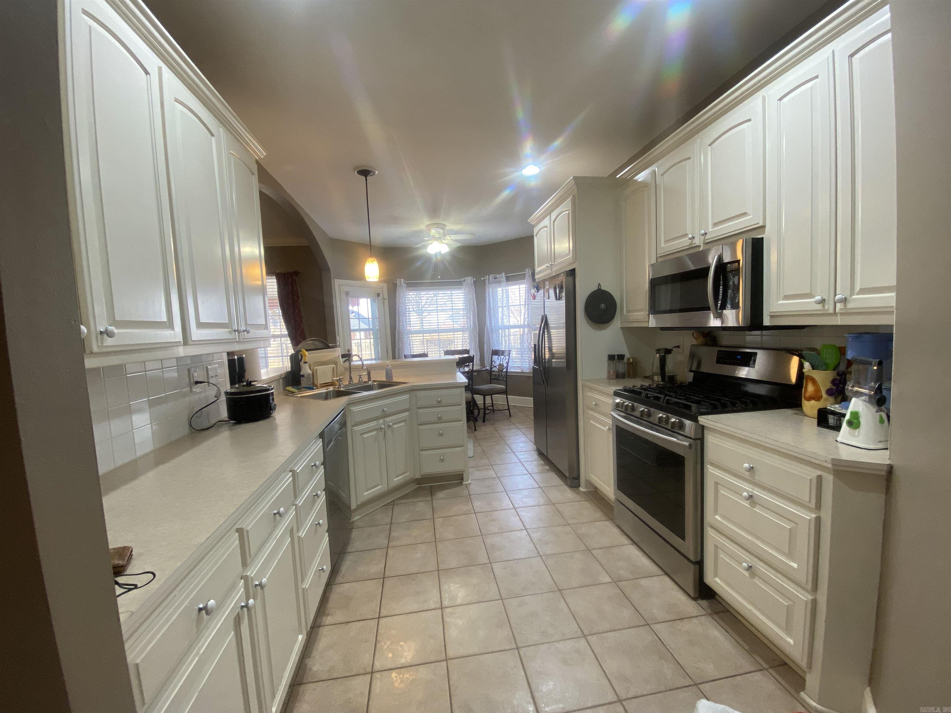 4205 W Braymore  Rogers, AR