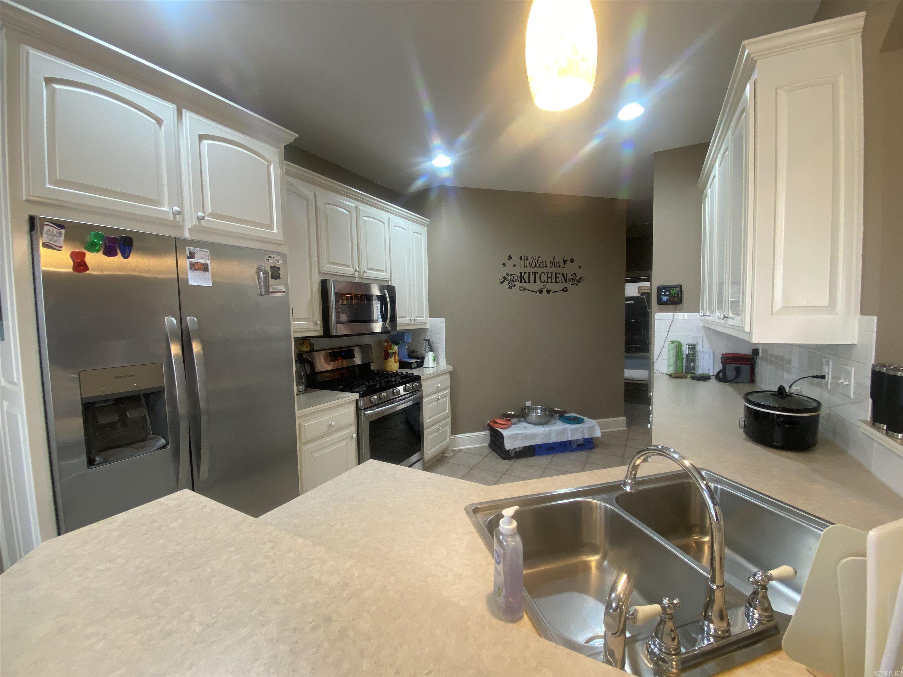 4205 W Braymore  Rogers, AR