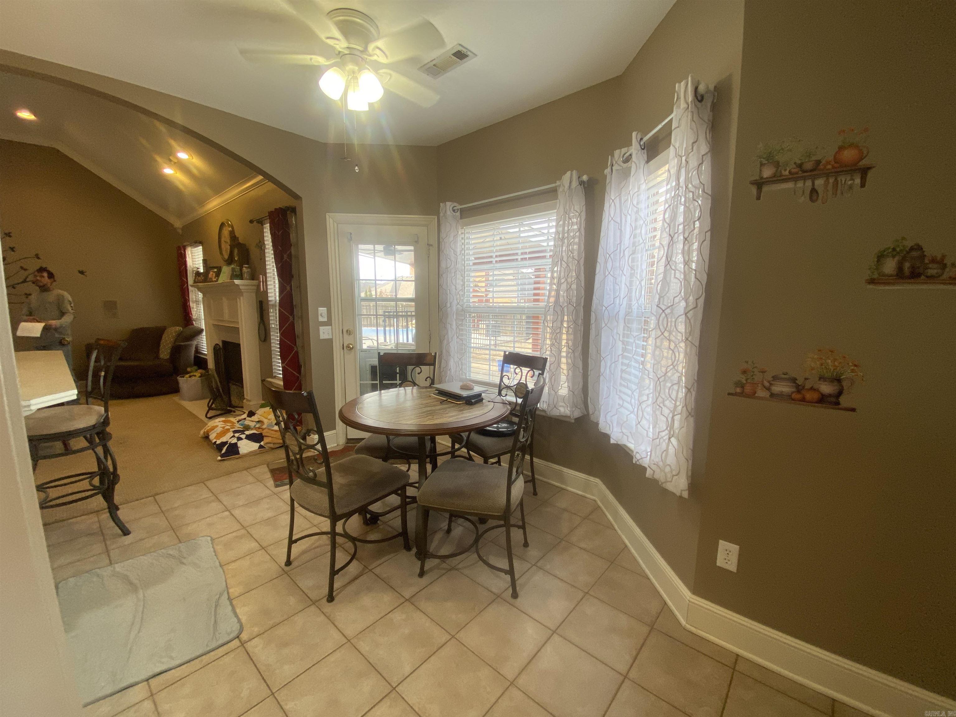 4205 W Braymore  Rogers, AR