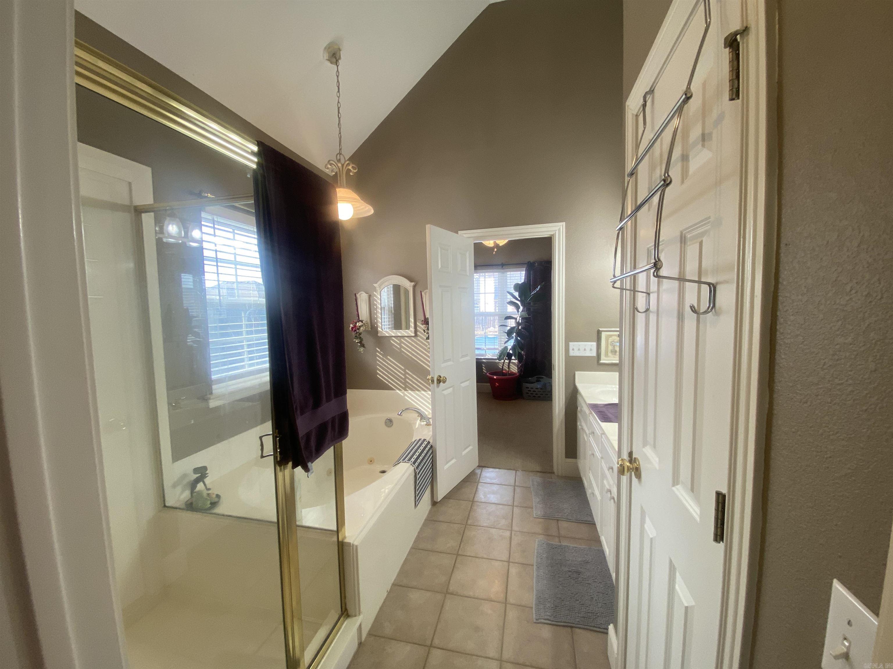 4205 W Braymore  Rogers, AR