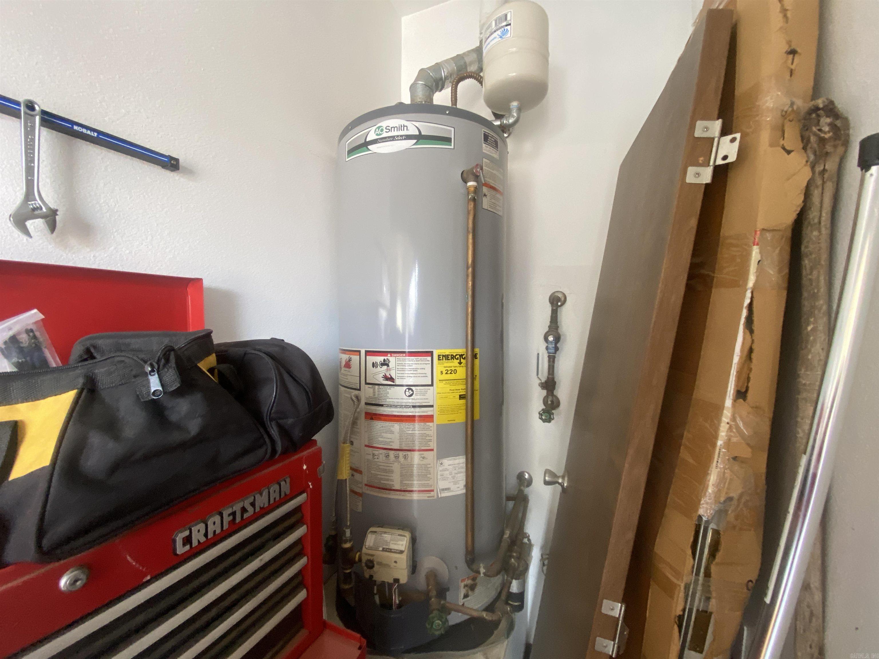 4205 W Braymore  Rogers, AR