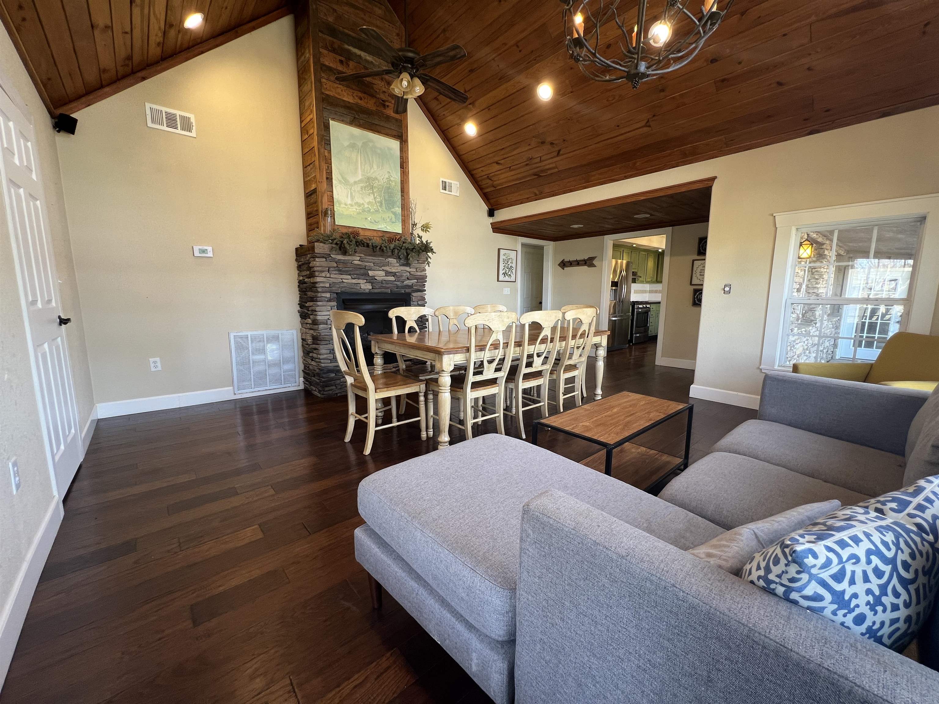 17369 Hwy 66  Mountain View, AR