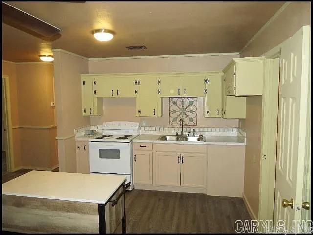 912 Greenlea Dr  North Little Rock, AR