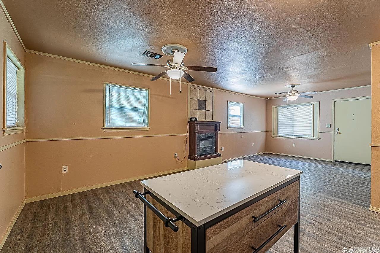 912 Greenlea Dr  North Little Rock, AR