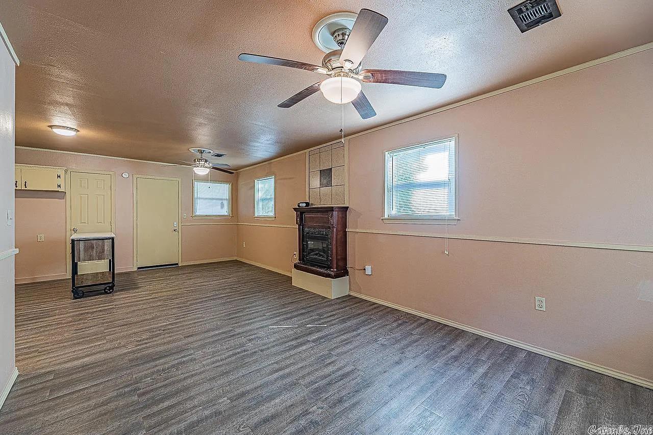 912 Greenlea Dr  North Little Rock, AR