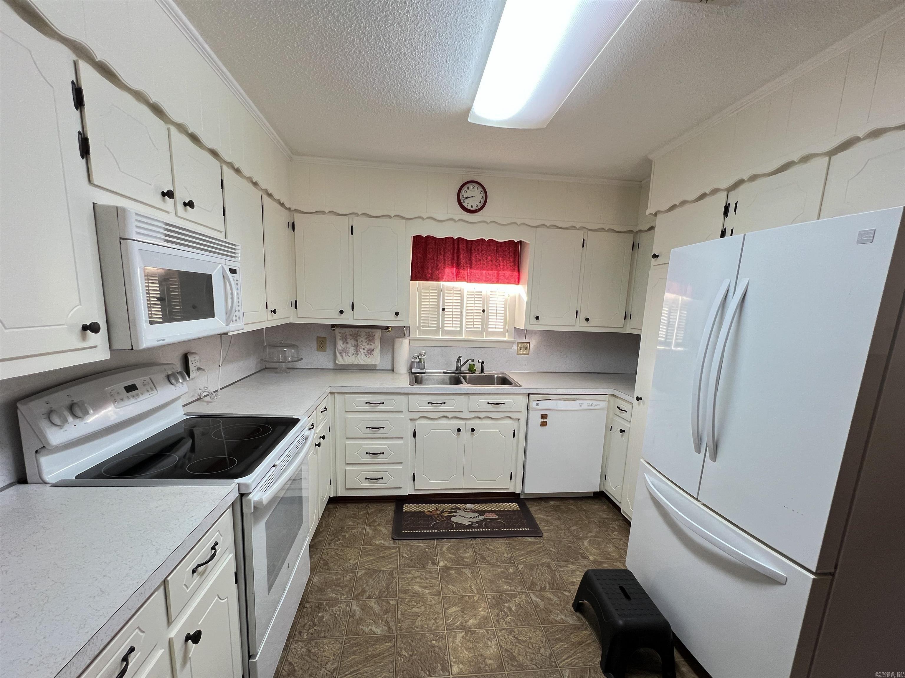 111 LEEWOOD Drive Arkadelphia, AR 71923