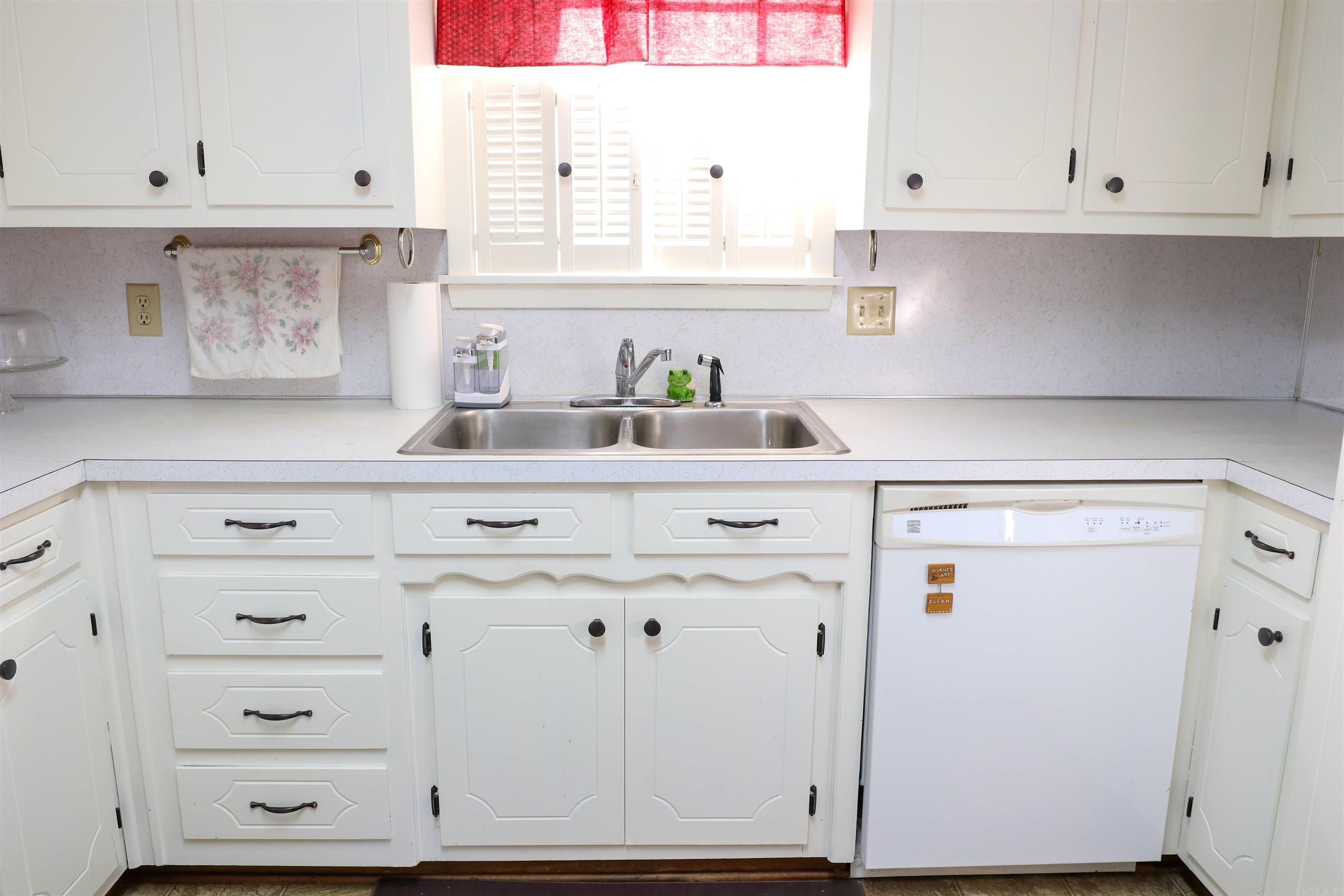 111 LEEWOOD Drive Arkadelphia, AR 71923