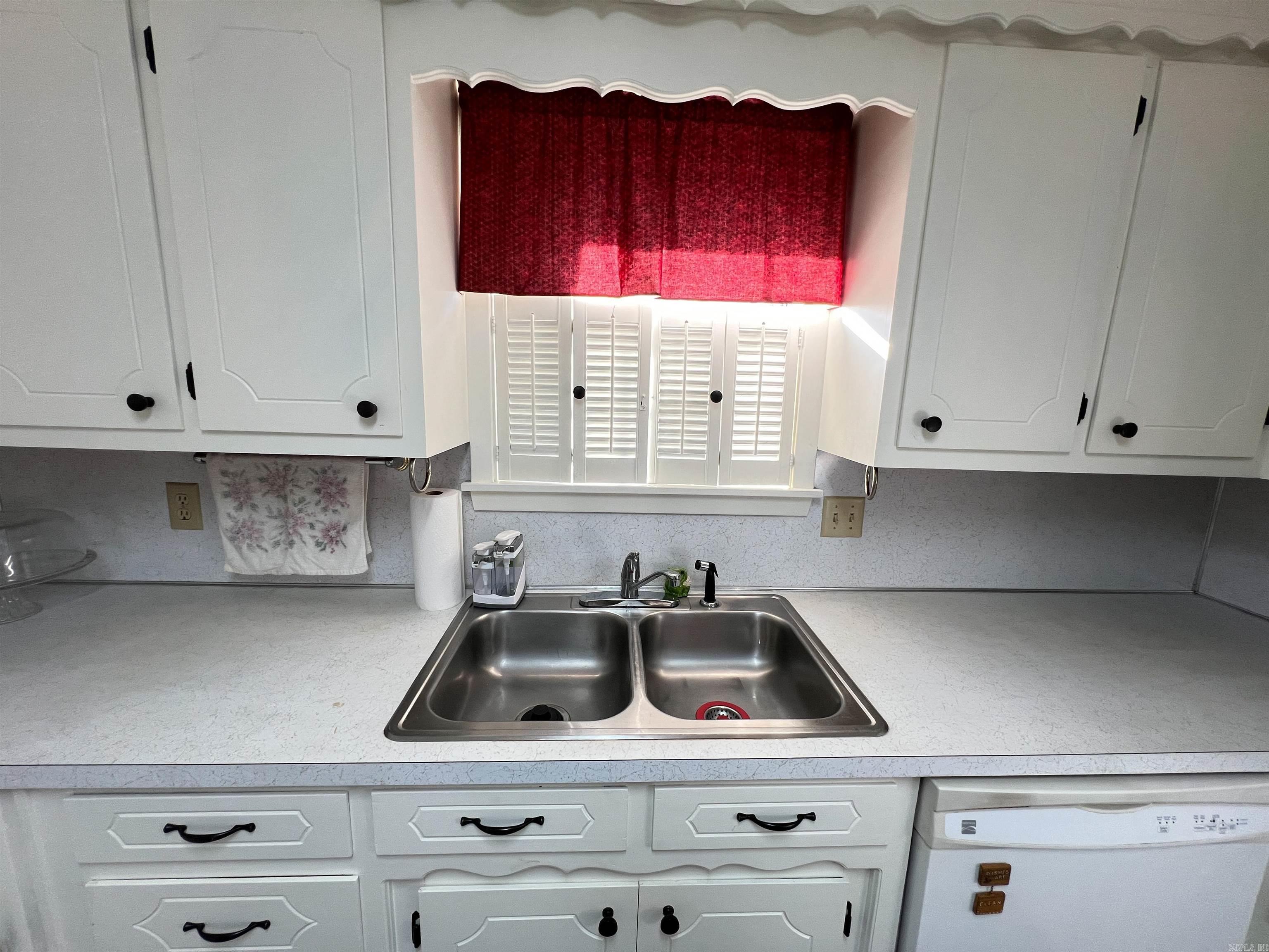 111 LEEWOOD Drive Arkadelphia, AR 71923