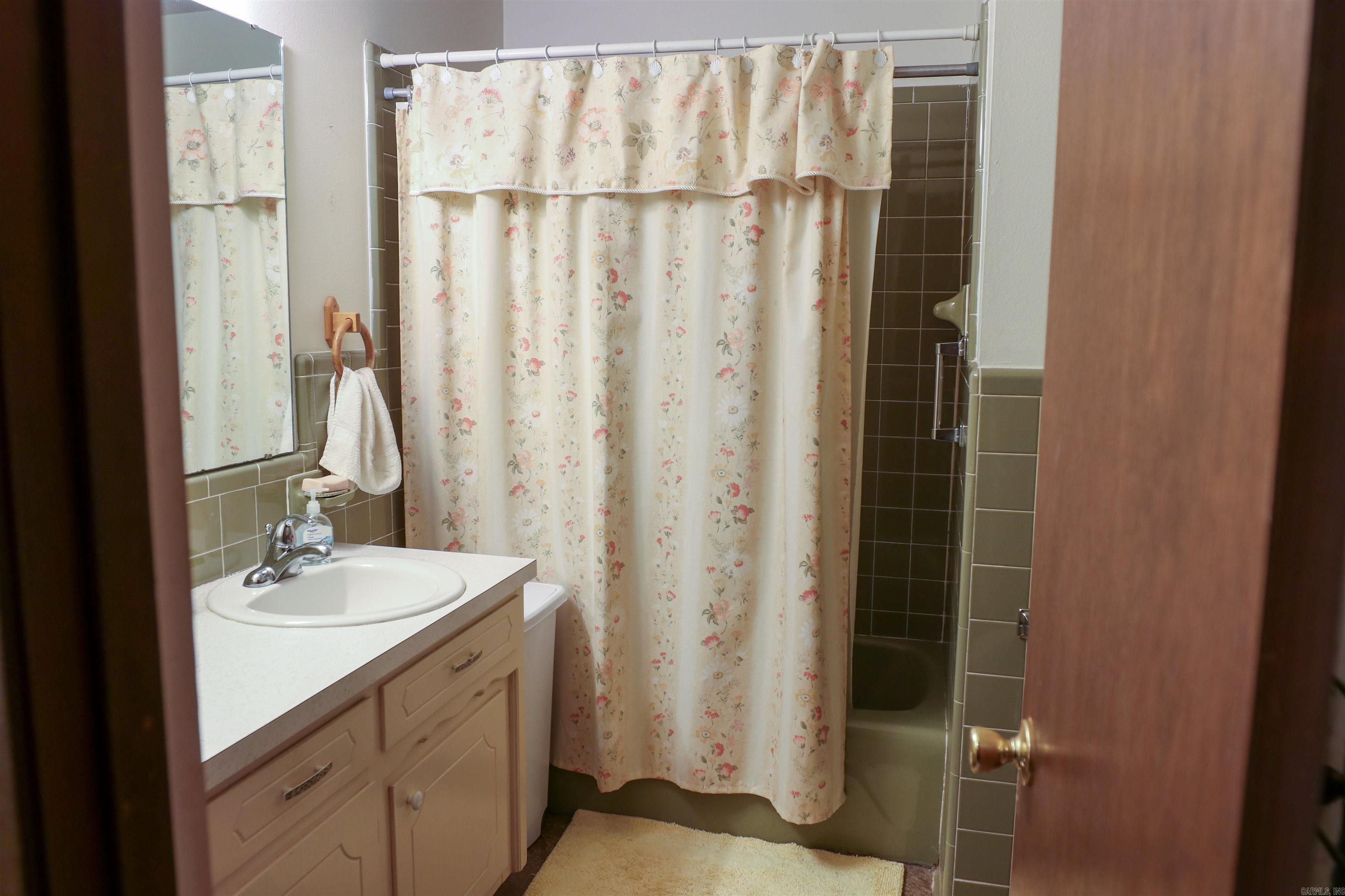 111 LEEWOOD Drive Arkadelphia, AR 71923