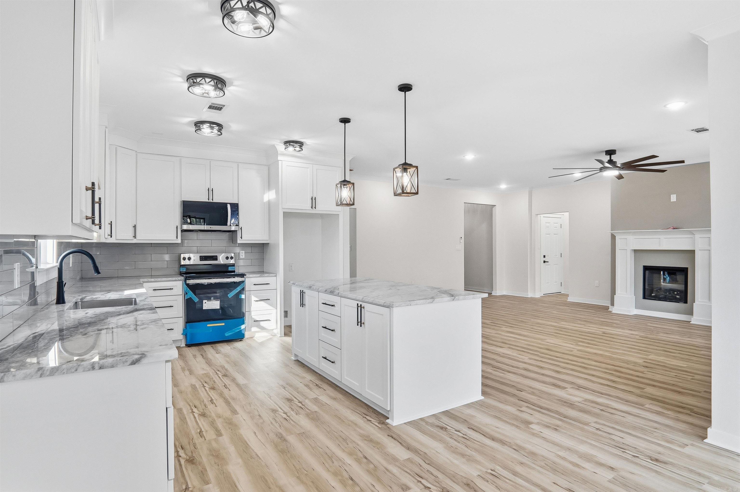 504 Madeleine  Austin, AR