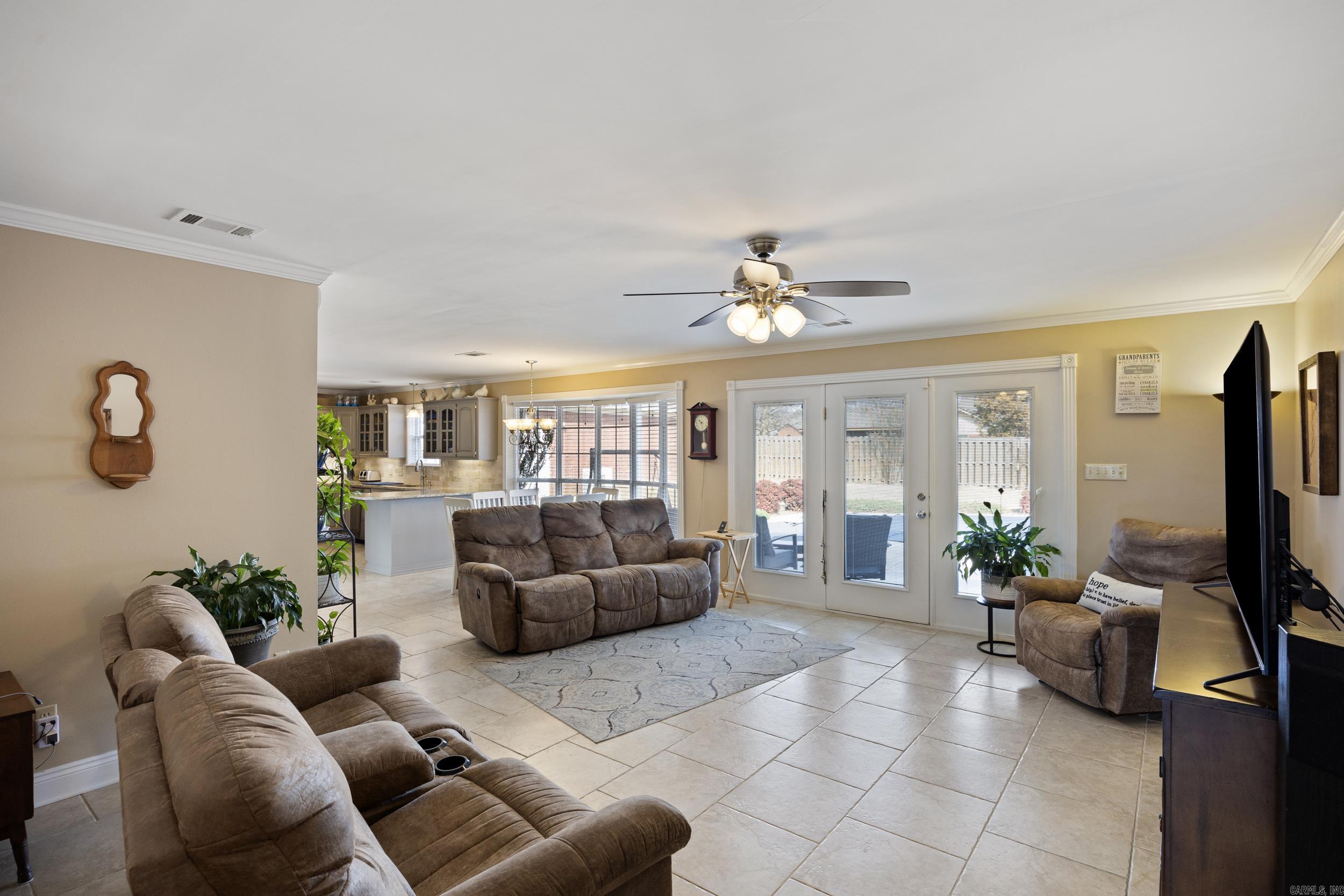 2310 W 7th  Russellville, AR