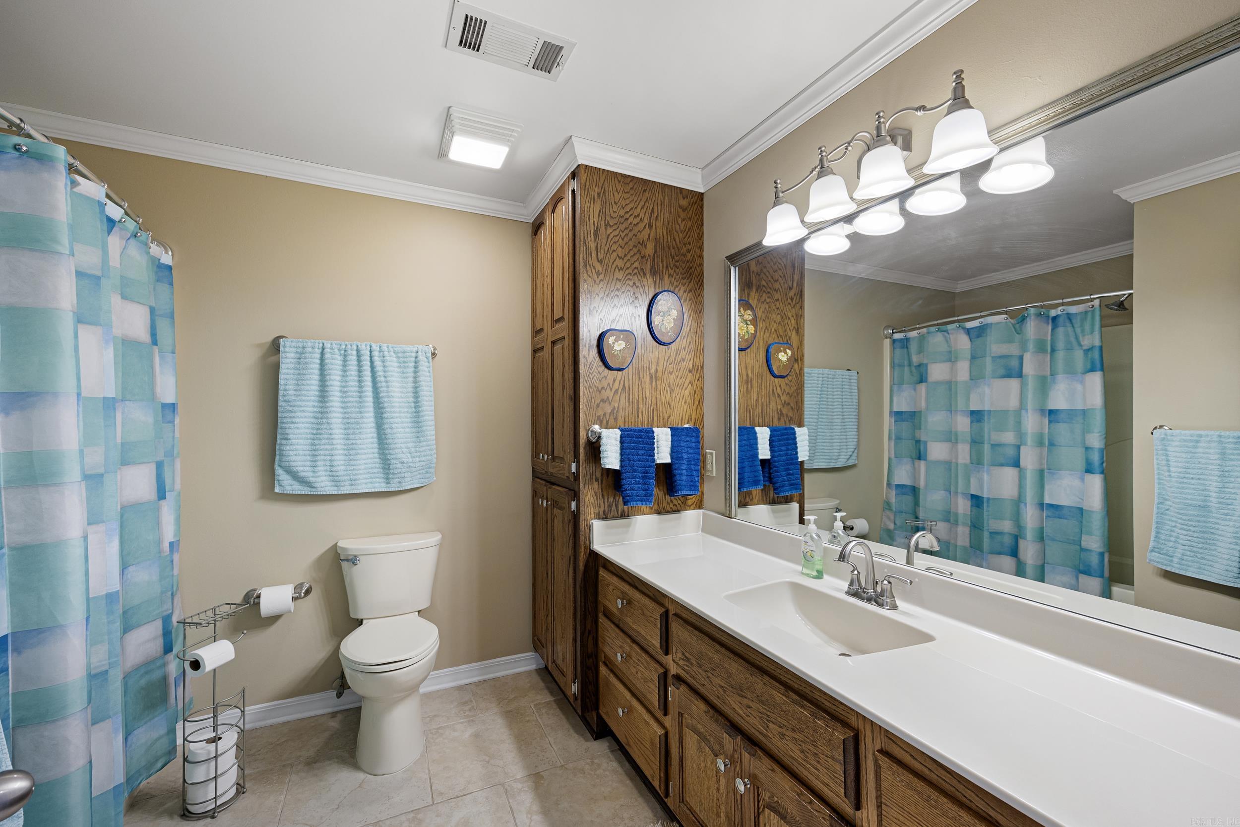 2310 W 7th  Russellville, AR