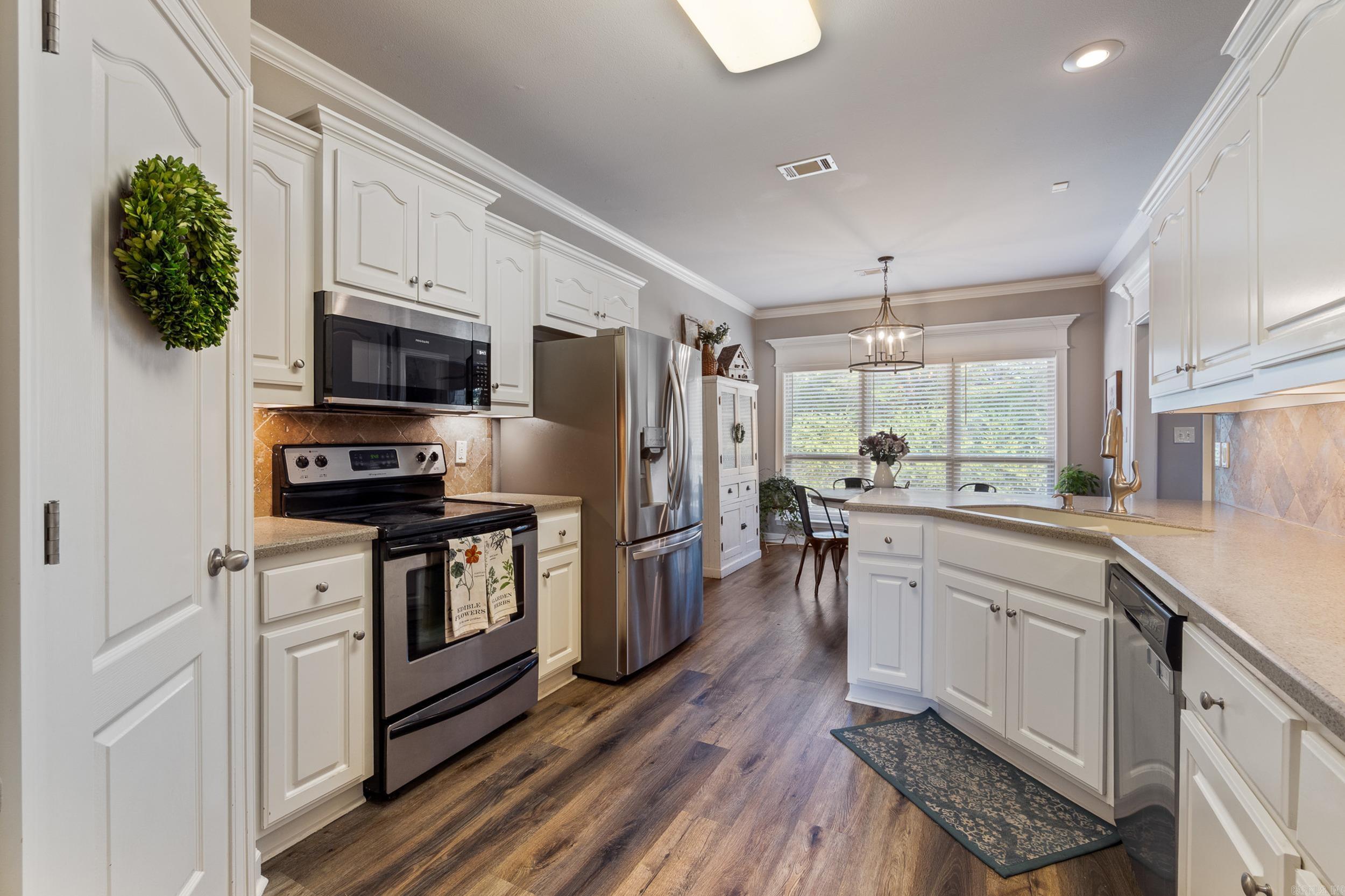 11 E Chateau Estates  Greenbrier, AR