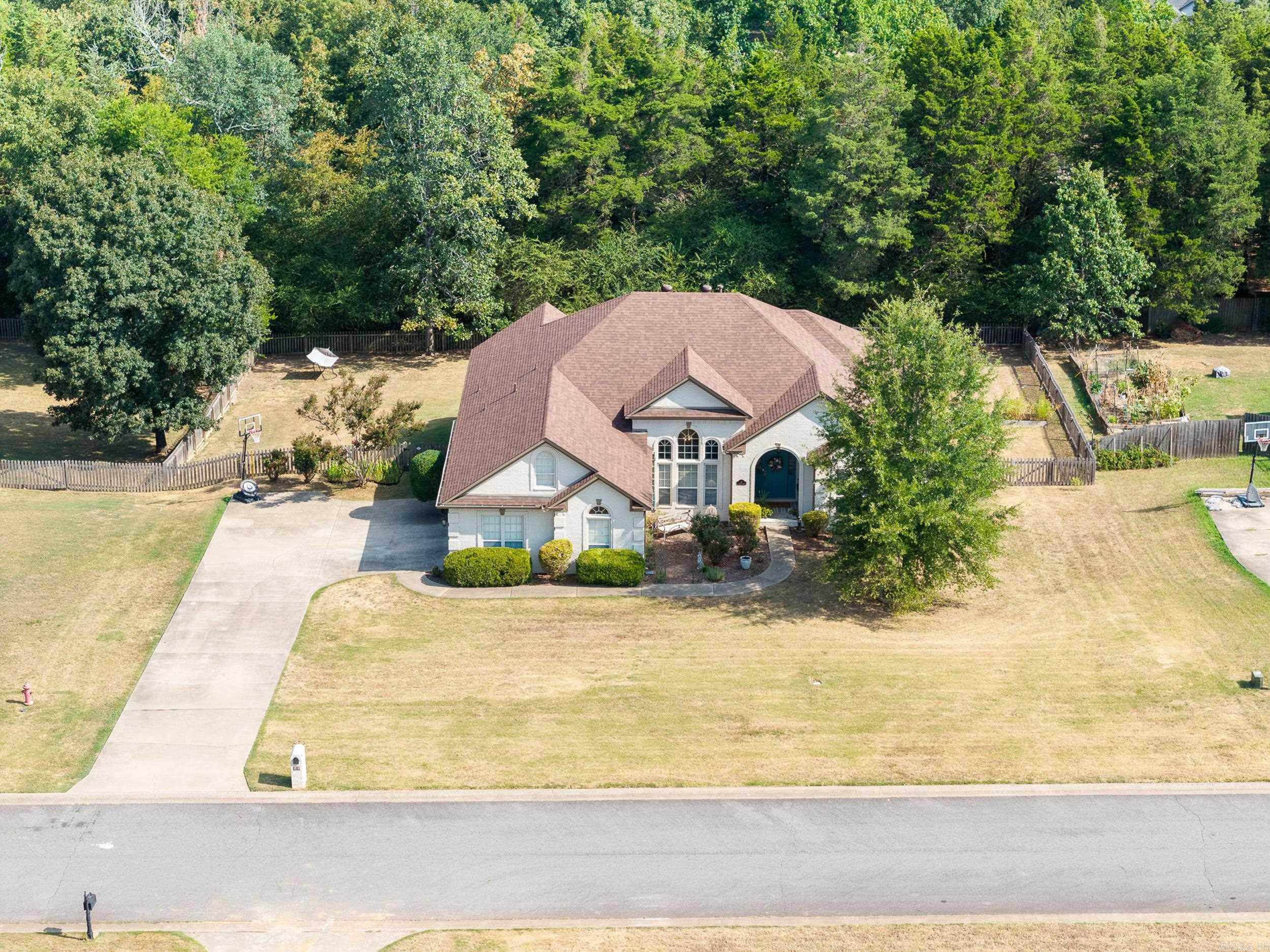 11 E Chateau Estates  Greenbrier, AR