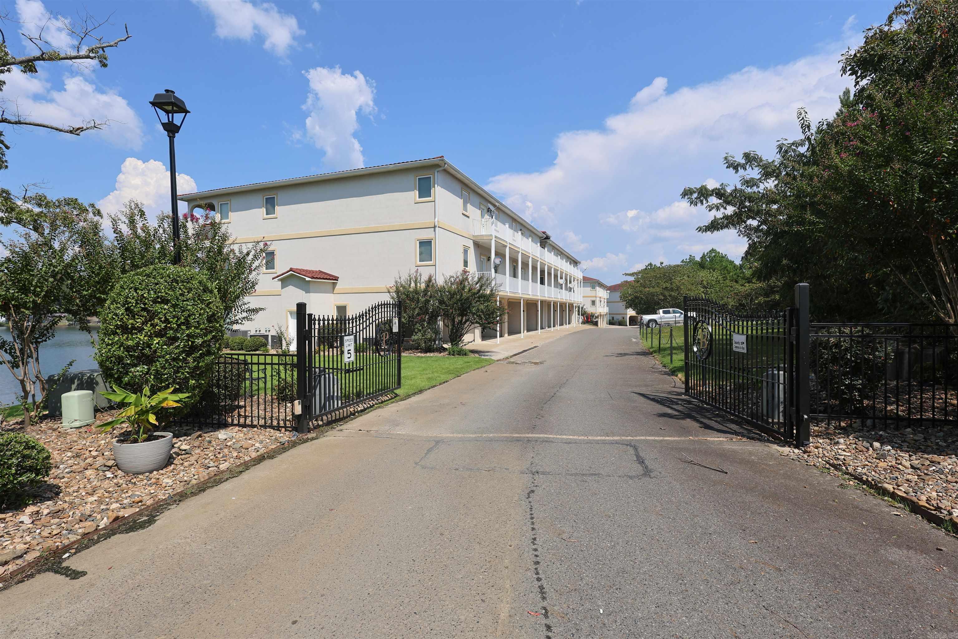 1380 Airport  Hot Springs, AR