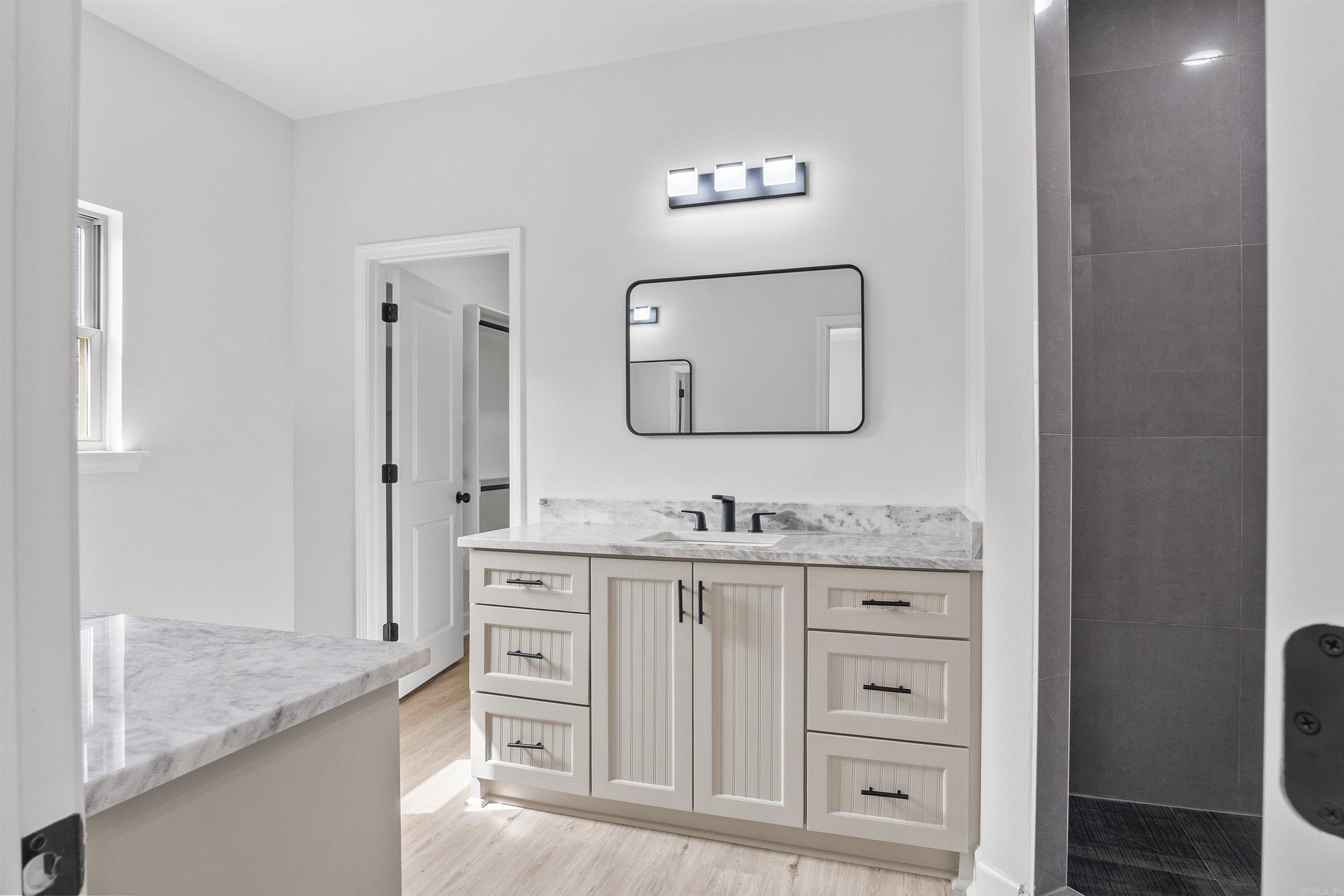 514 Madeleine  Austin, AR