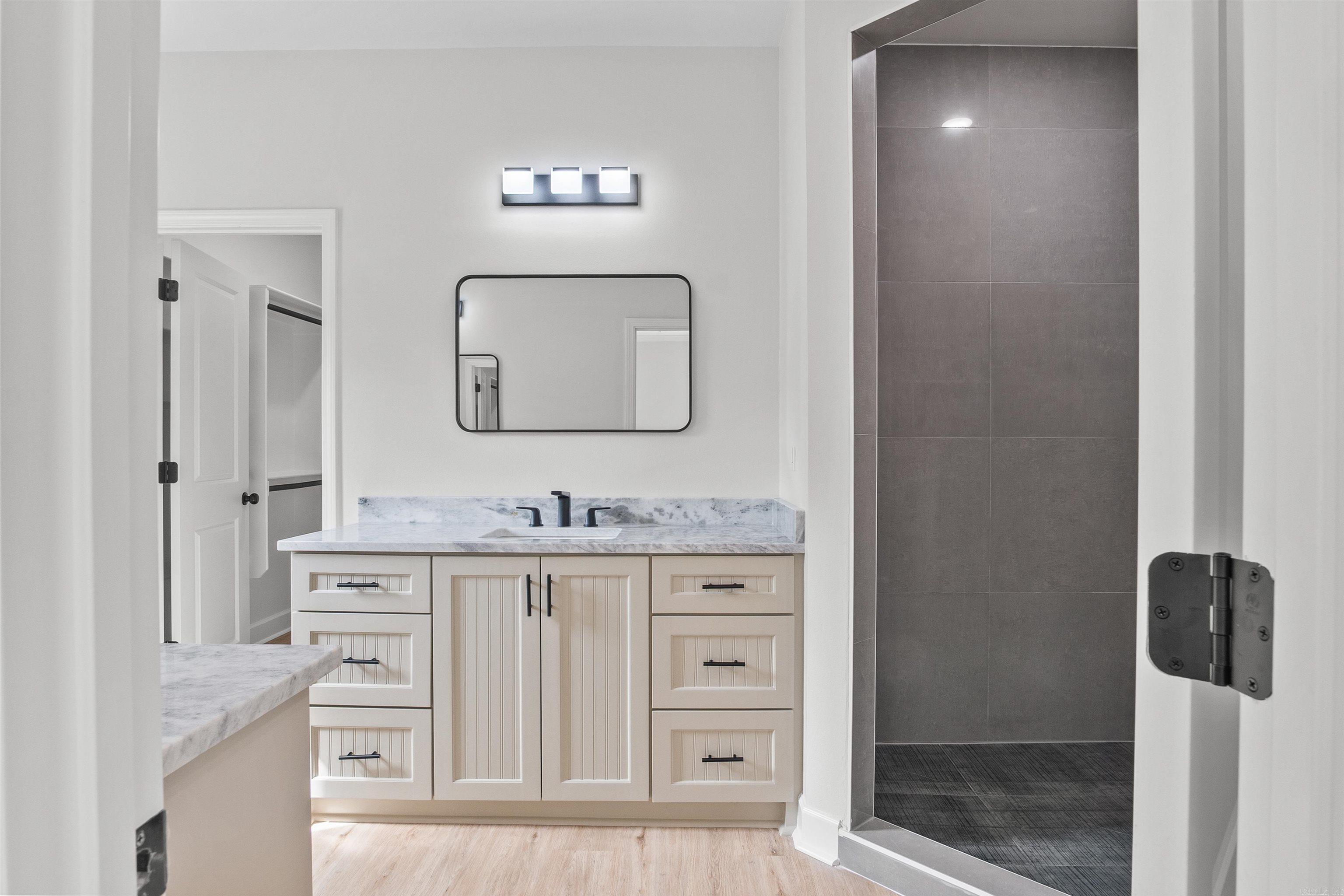 514 Madeleine  Austin, AR