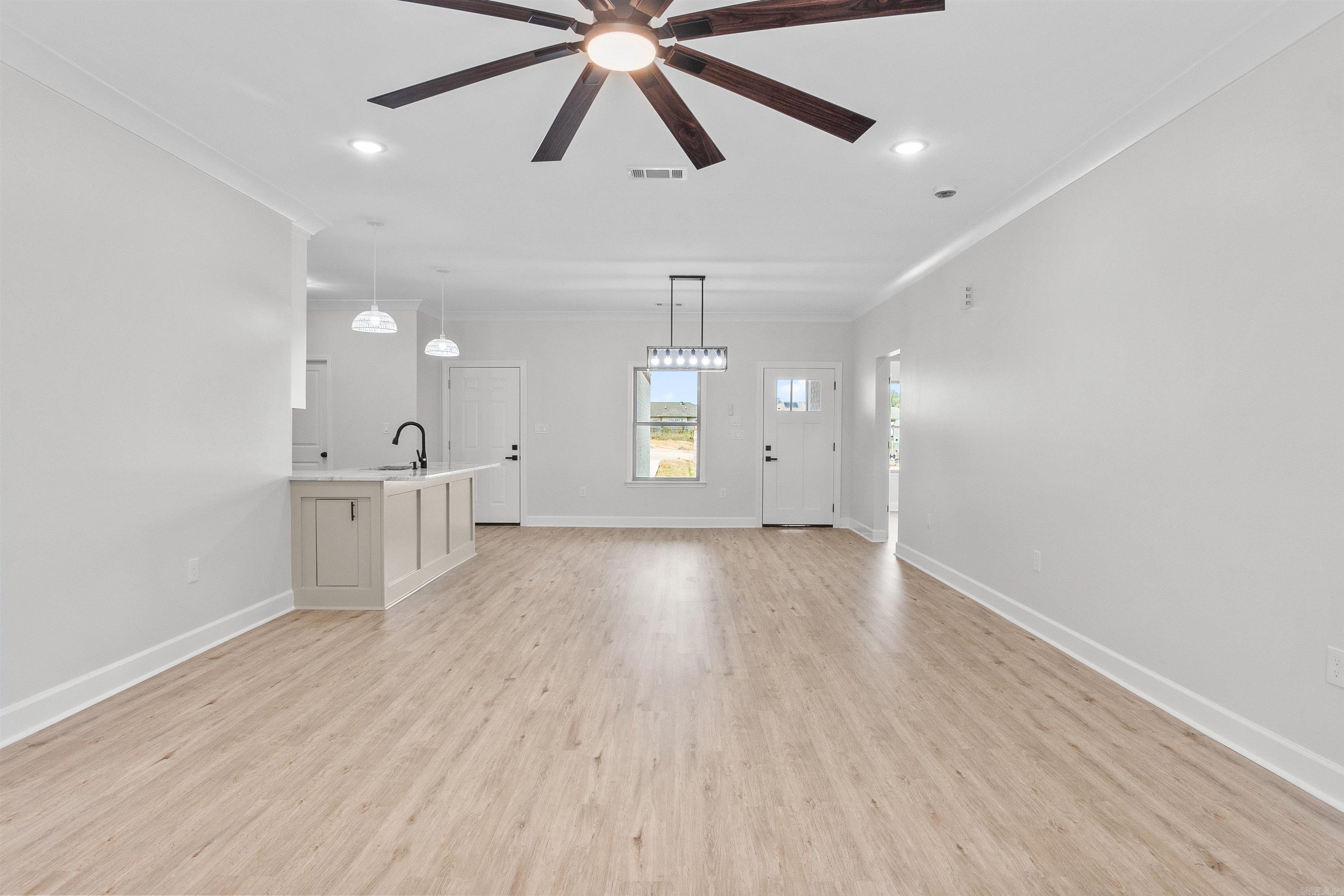 514 Madeleine  Austin, AR