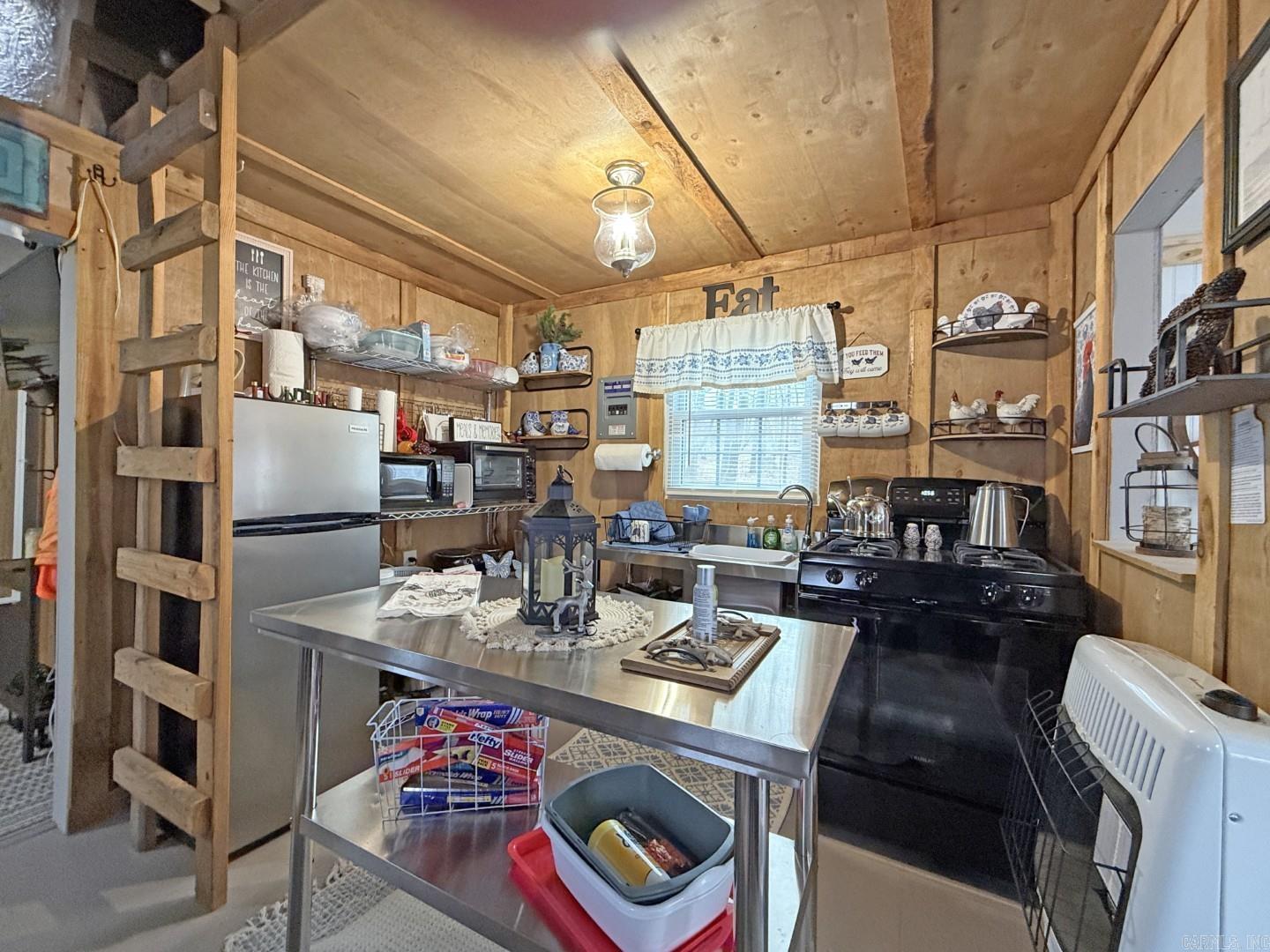 315 Northwoods  Cave City, AR