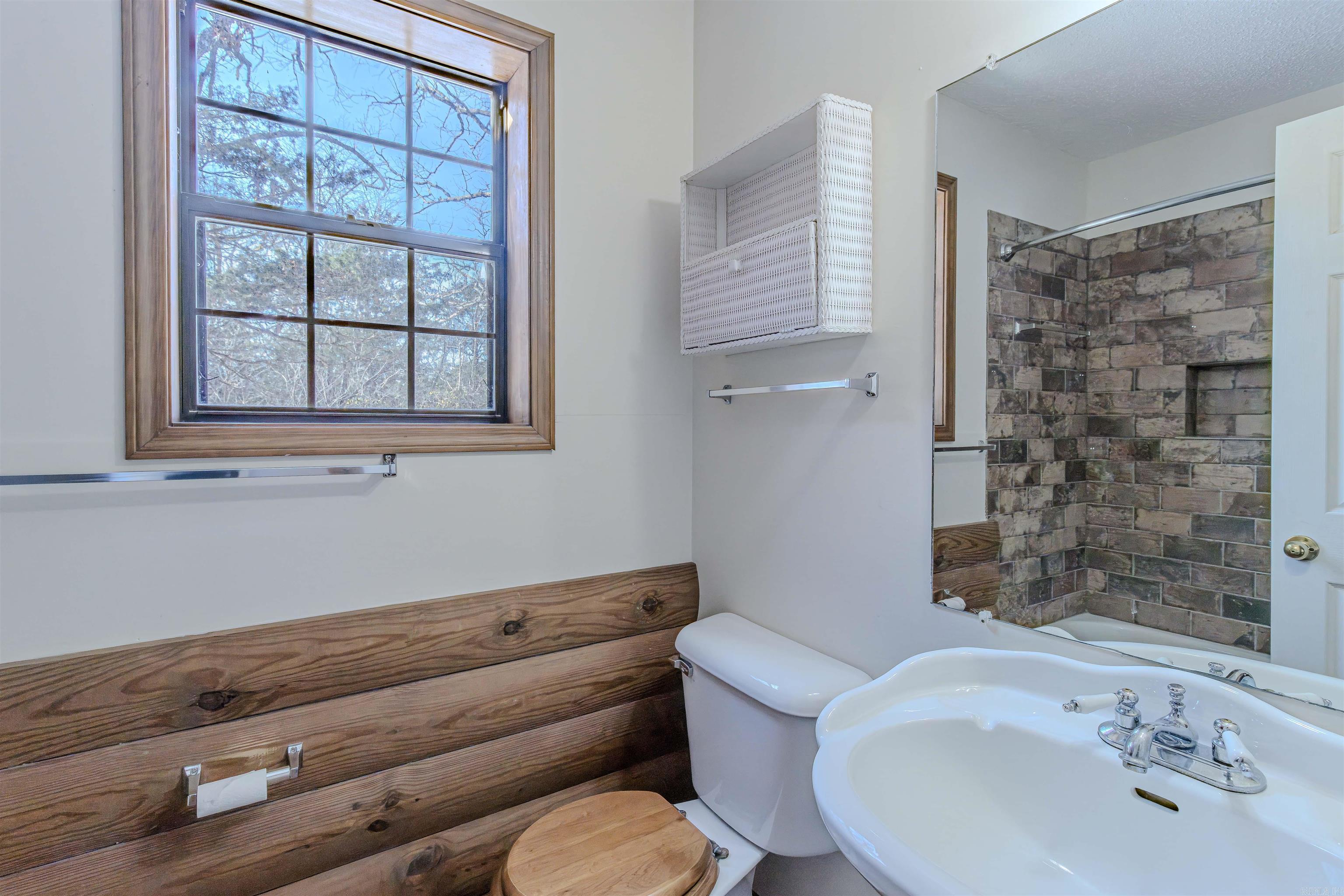 1017 Peace Valley Road  Ash Flat, AR