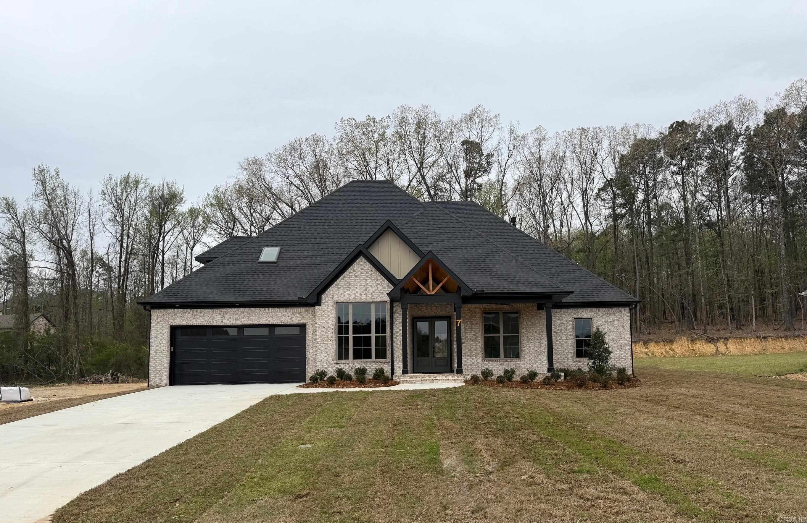 7 West Lake Lane Little Rock, AR 72210