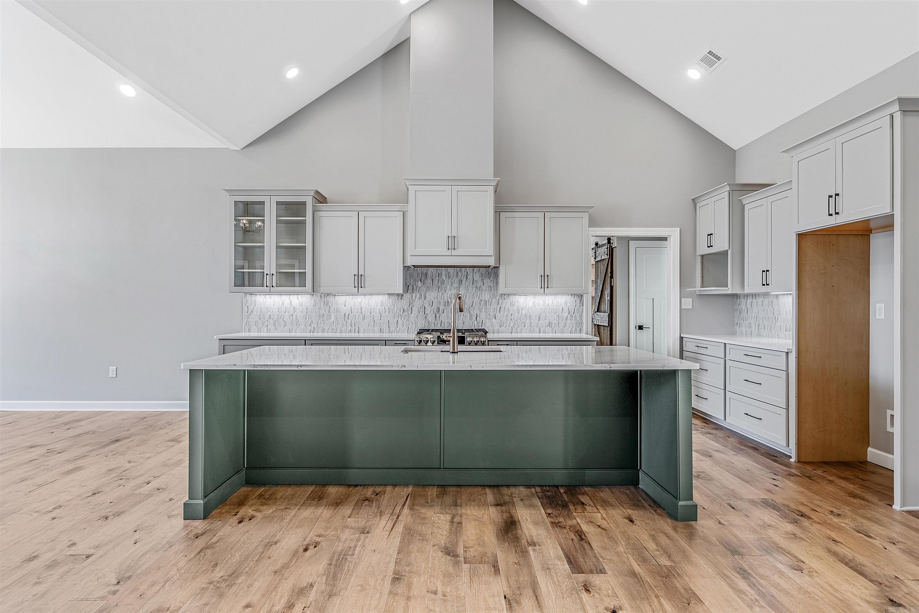 7 West Lake Lane Little Rock, AR 72210