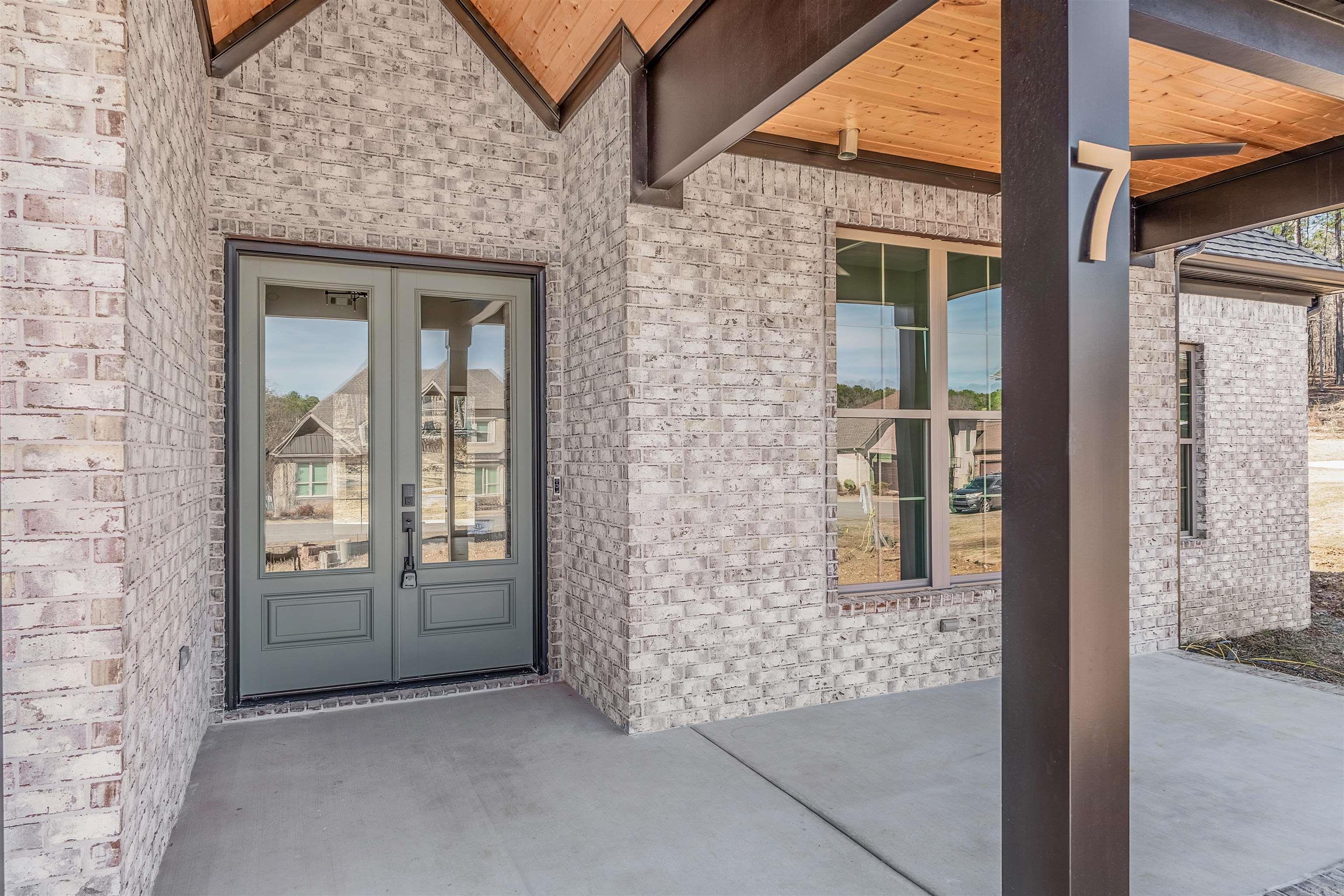 7 West Lake Lane Little Rock, AR 72210