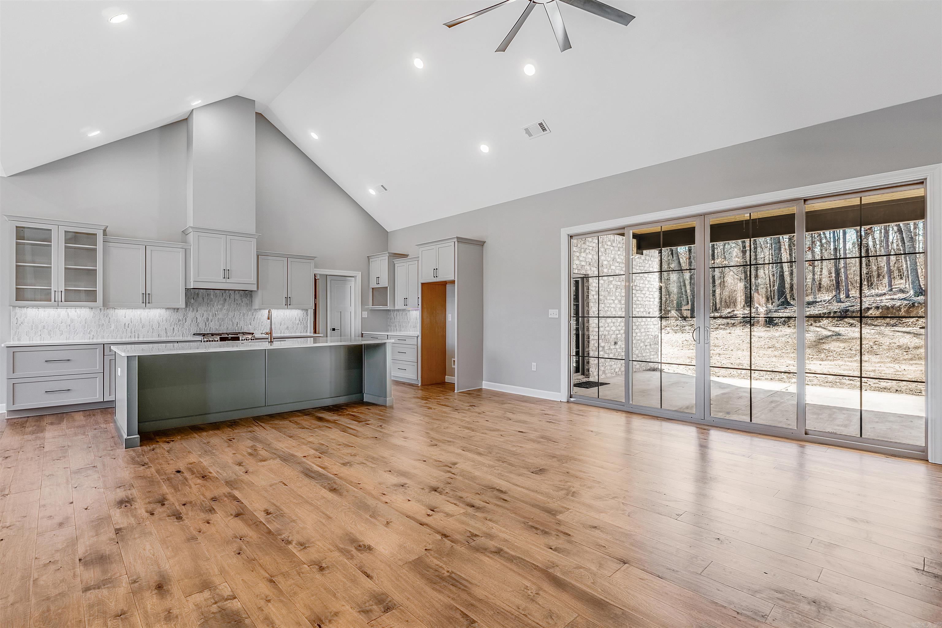 7 West Lake Lane  Little Rock, AR