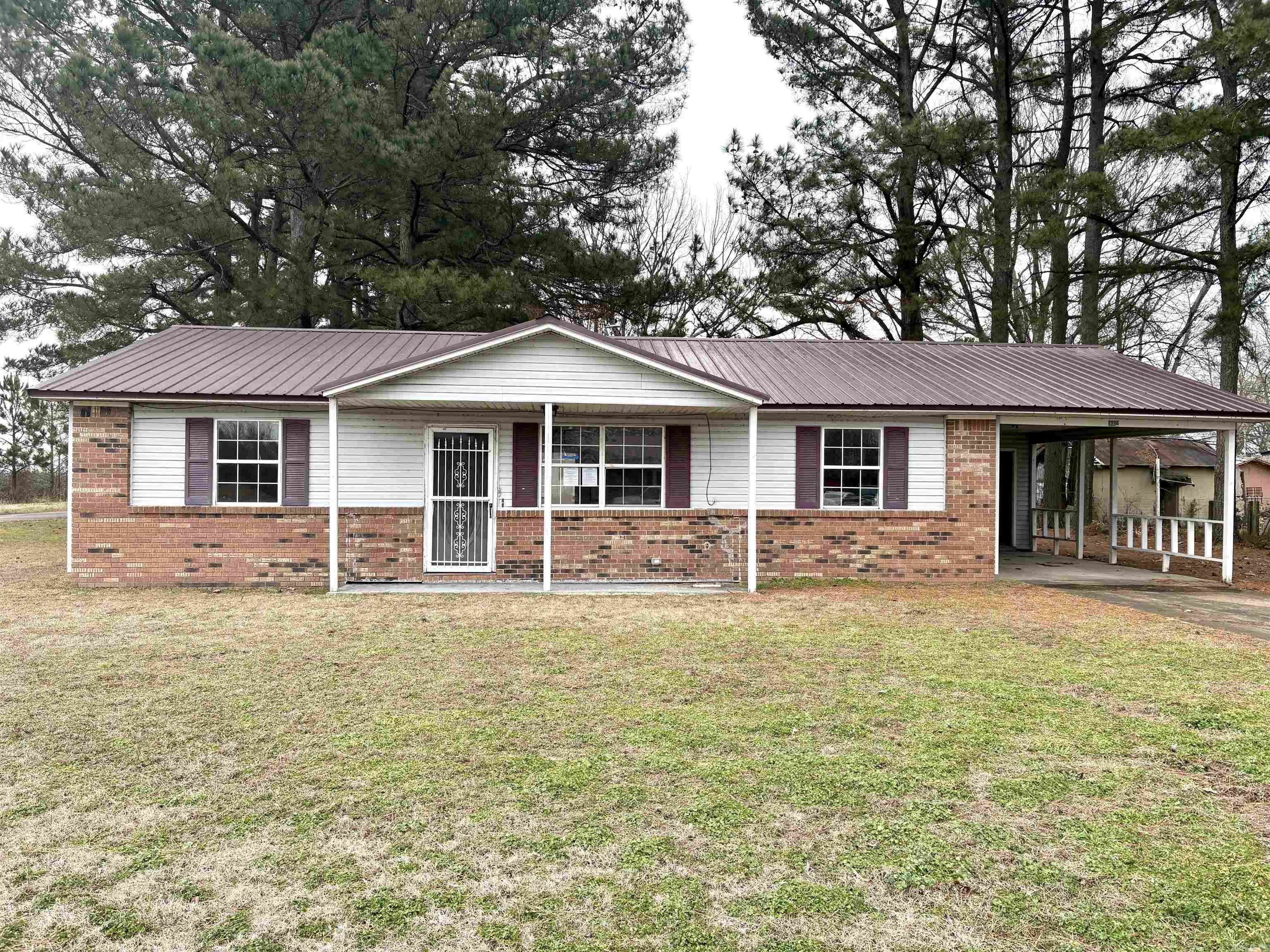 1012 N 12th Street Augusta, AR 72006