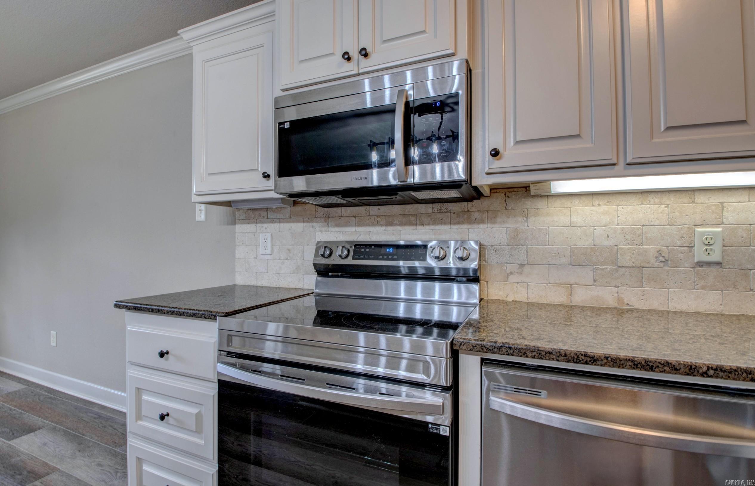 56 Huntington  Austin, AR