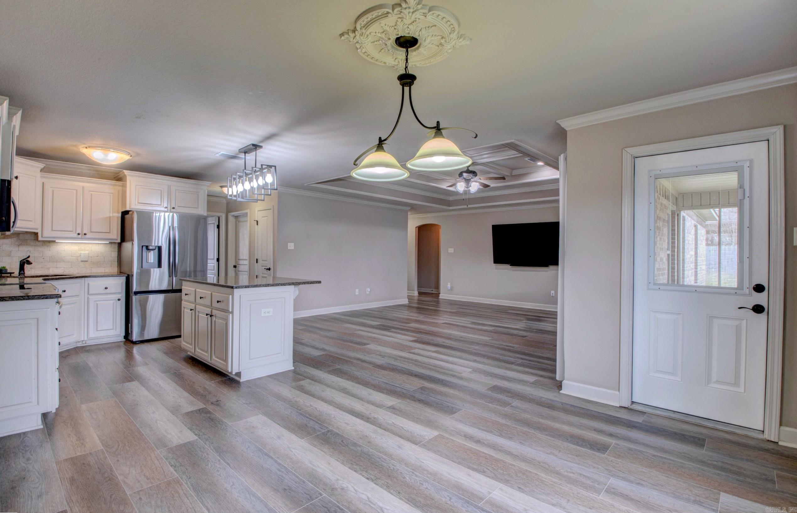 56 Huntington  Austin, AR