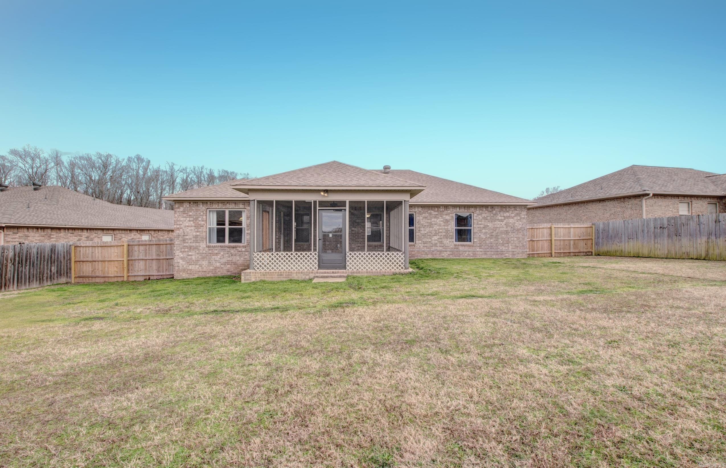 56 Huntington  Austin, AR