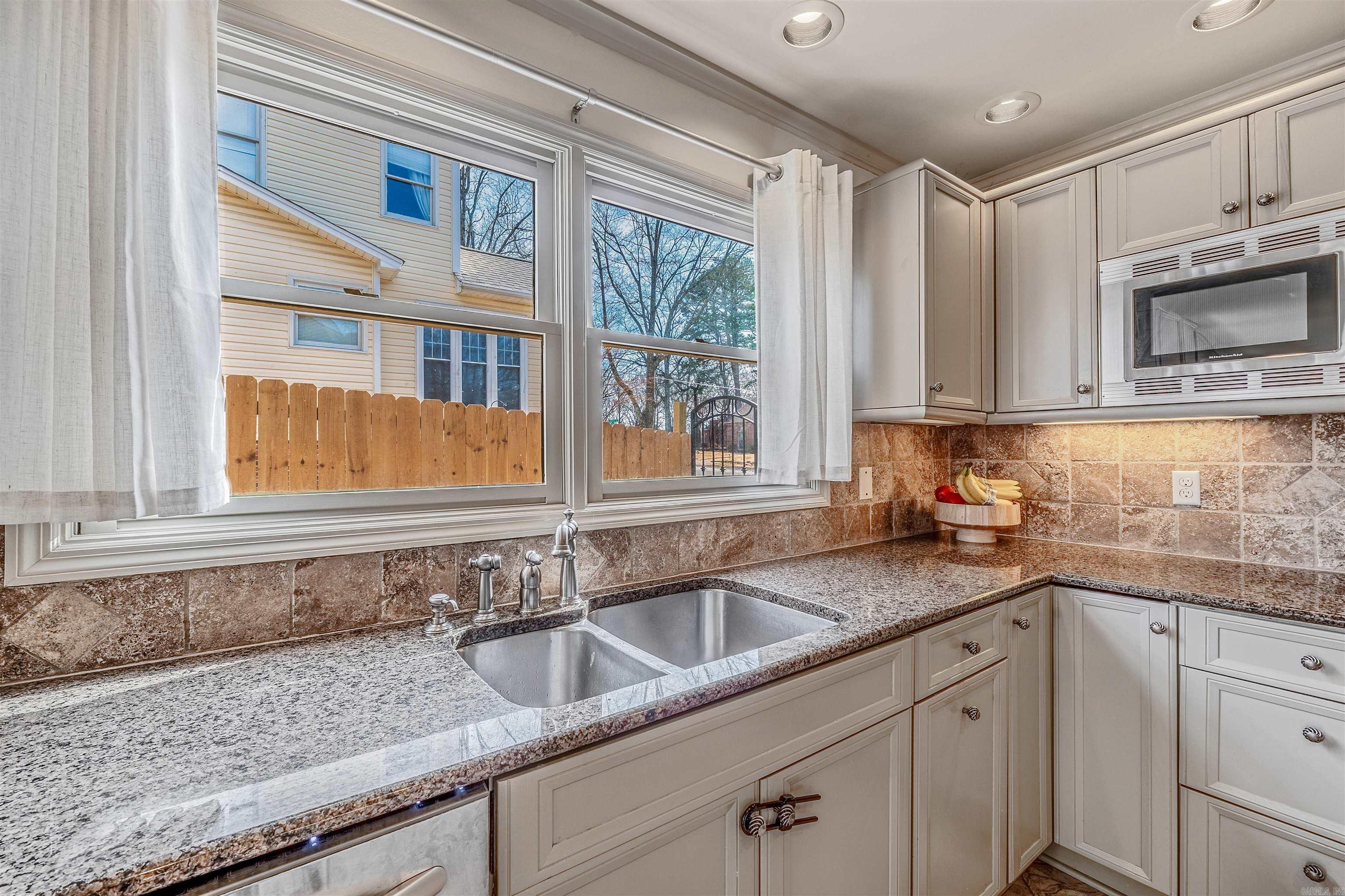 10 St. Thomas Ct.  Little Rock, AR