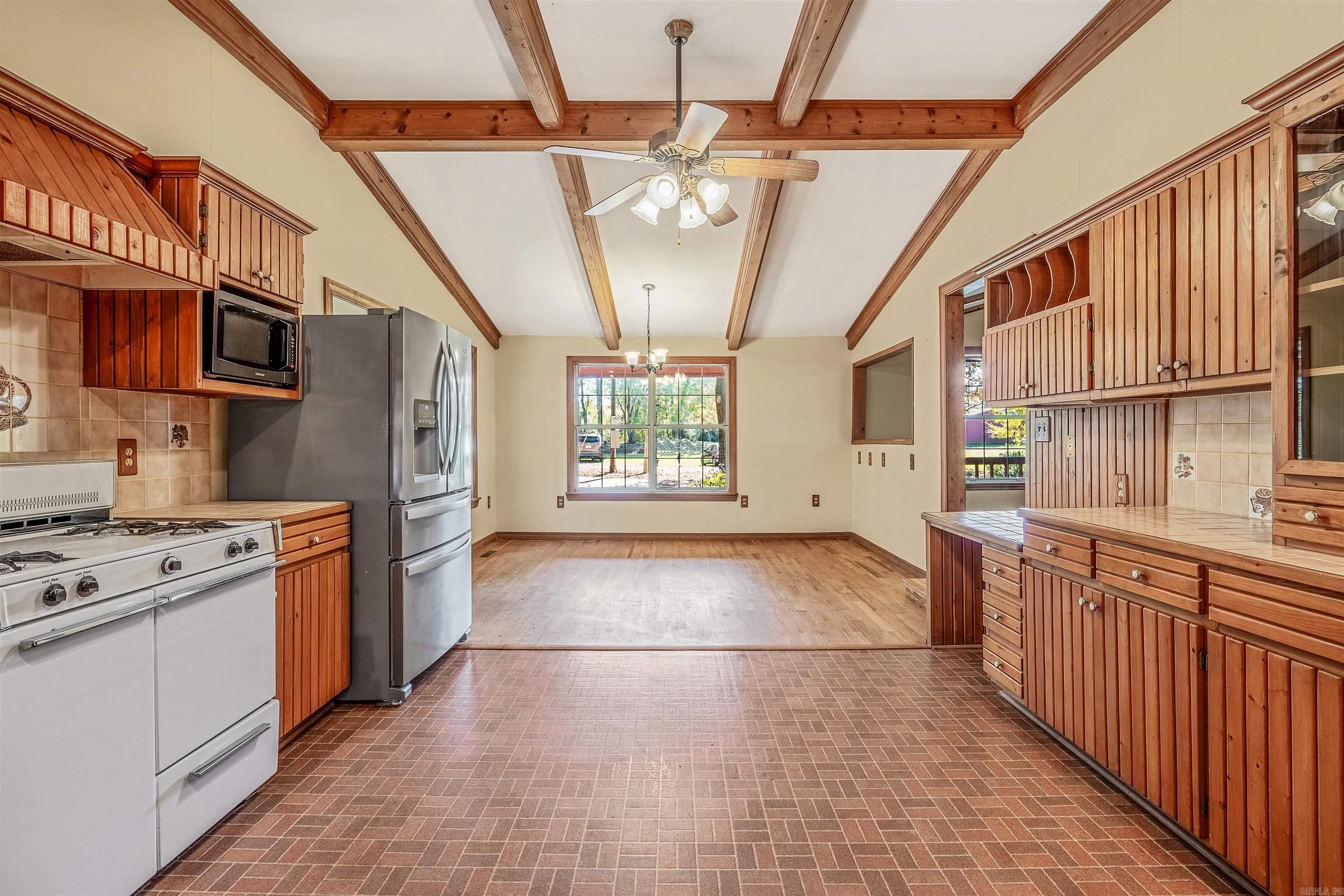 86 Arrowhead Rd.  Greenbrier, AR