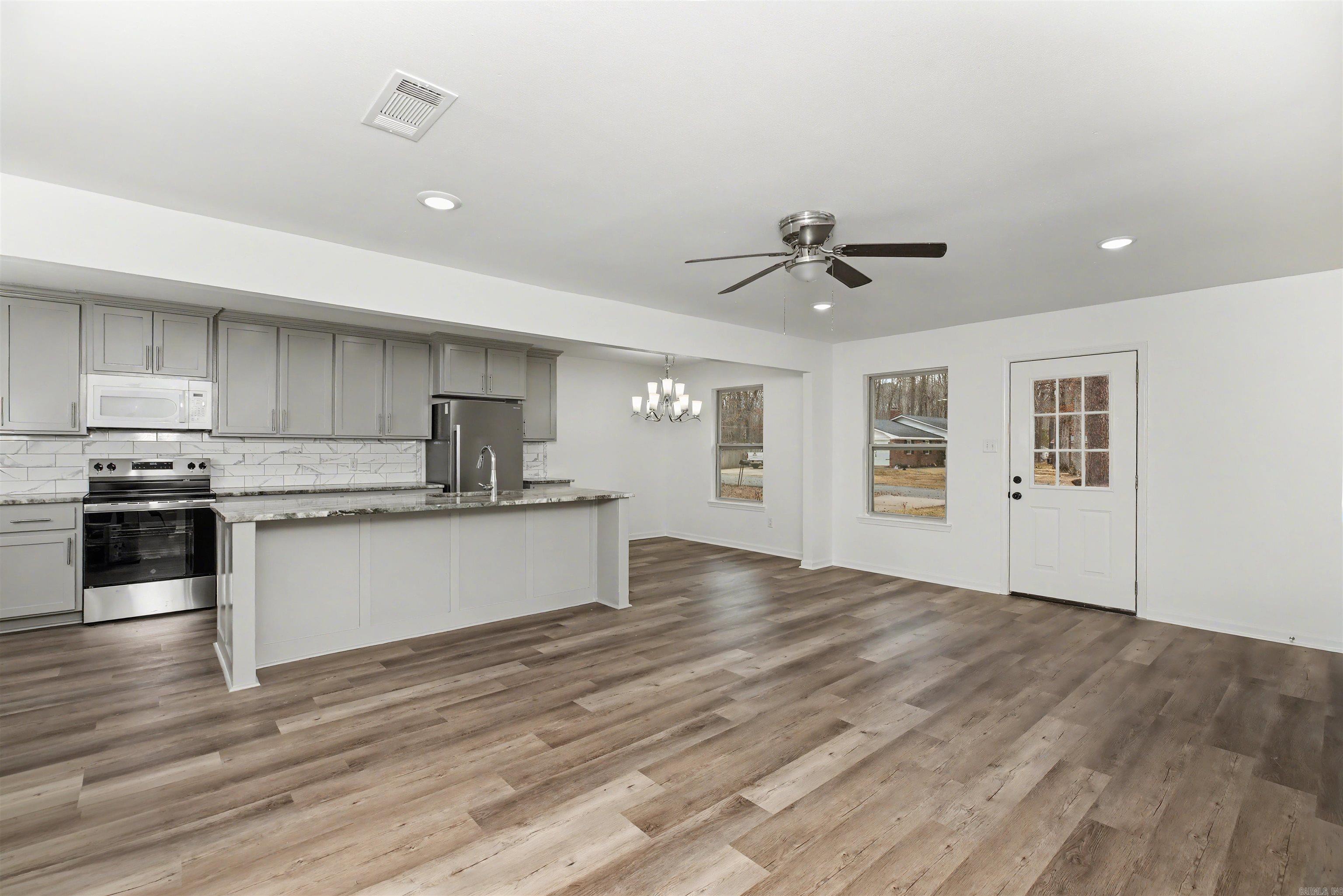 1300 Blue Acres  White Hall, AR