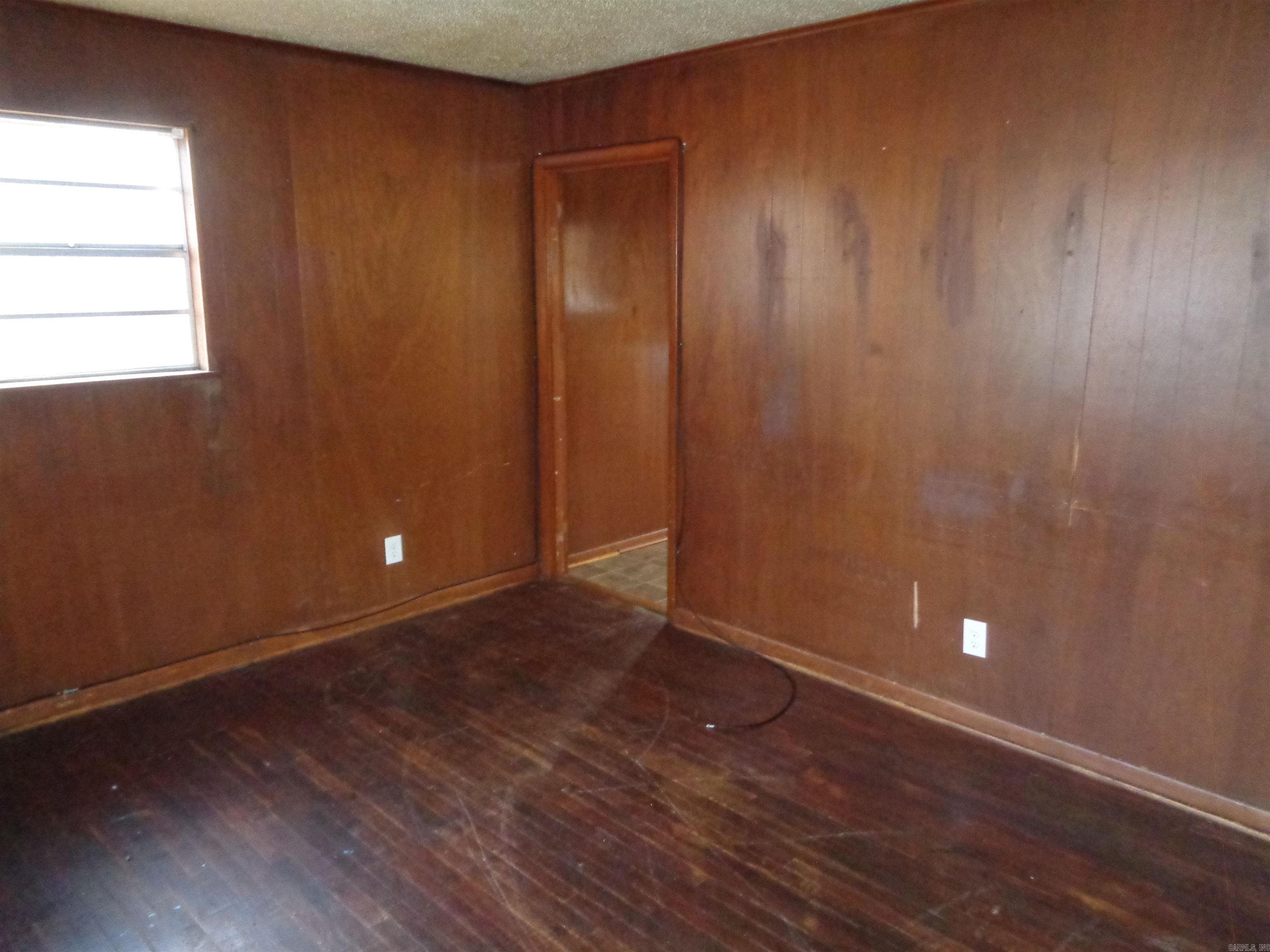 3924 Sanders  College Station, AR