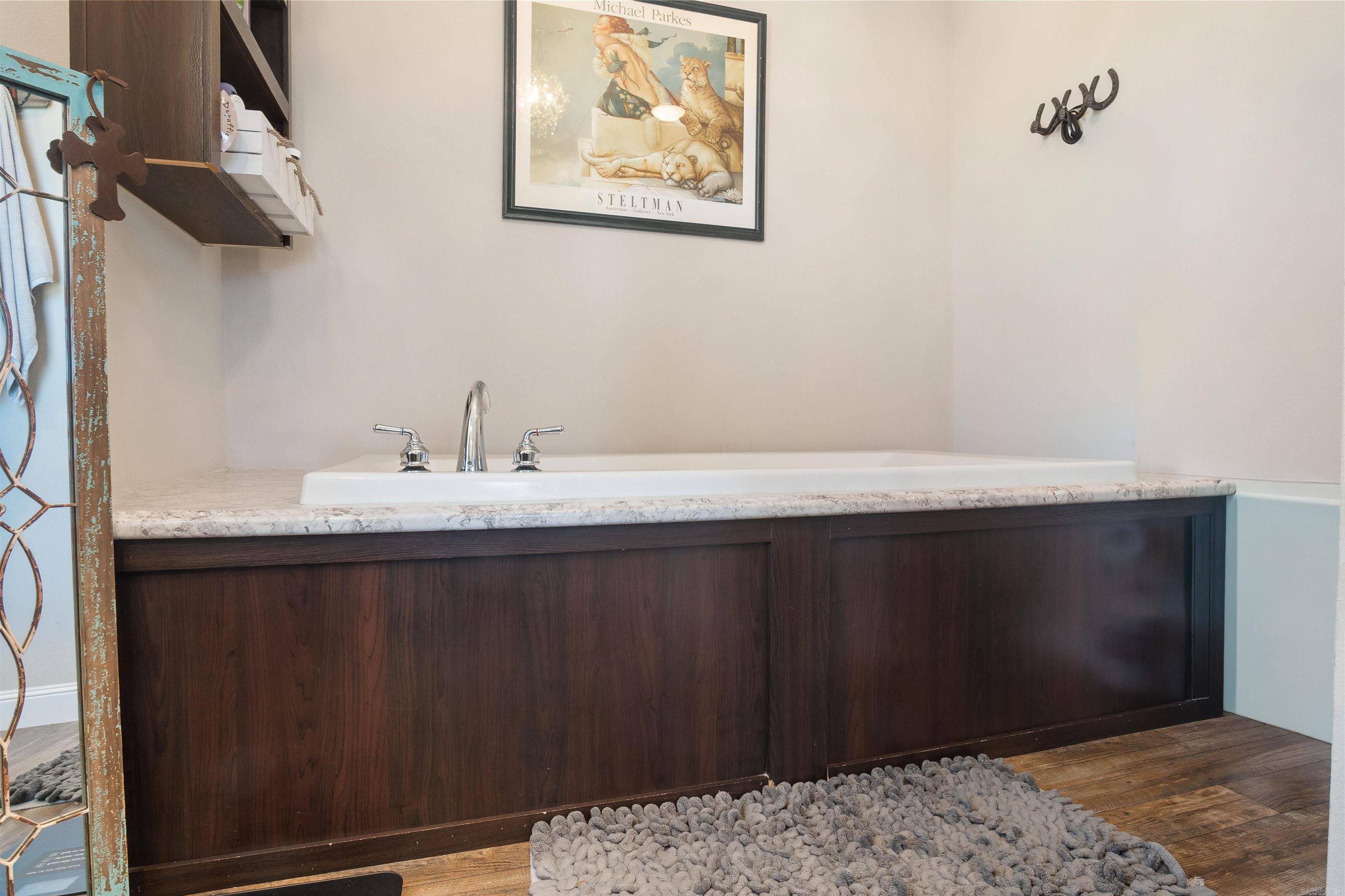 140 Foxwood  Romance, AR