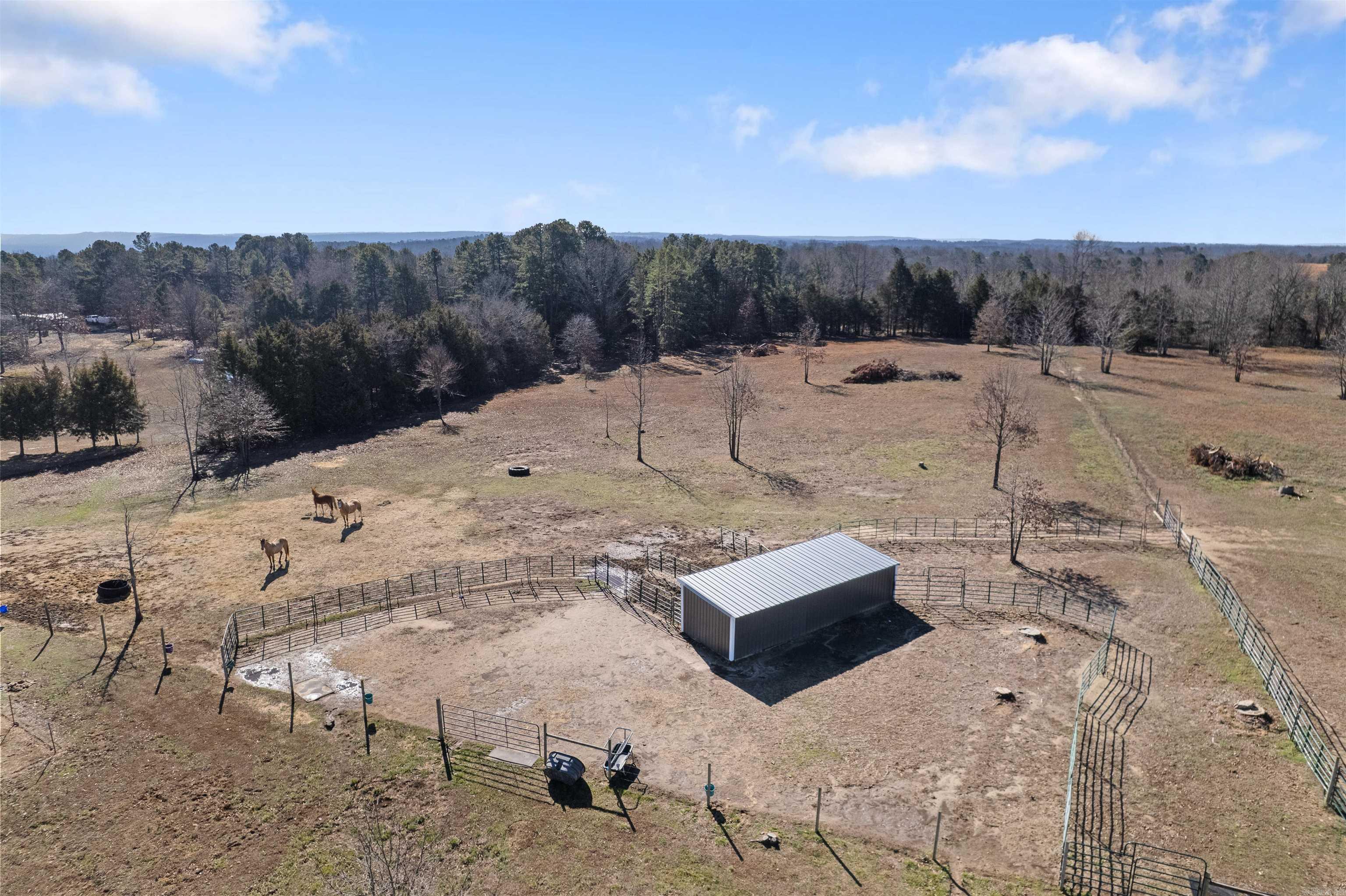 140 Foxwood  Romance, AR