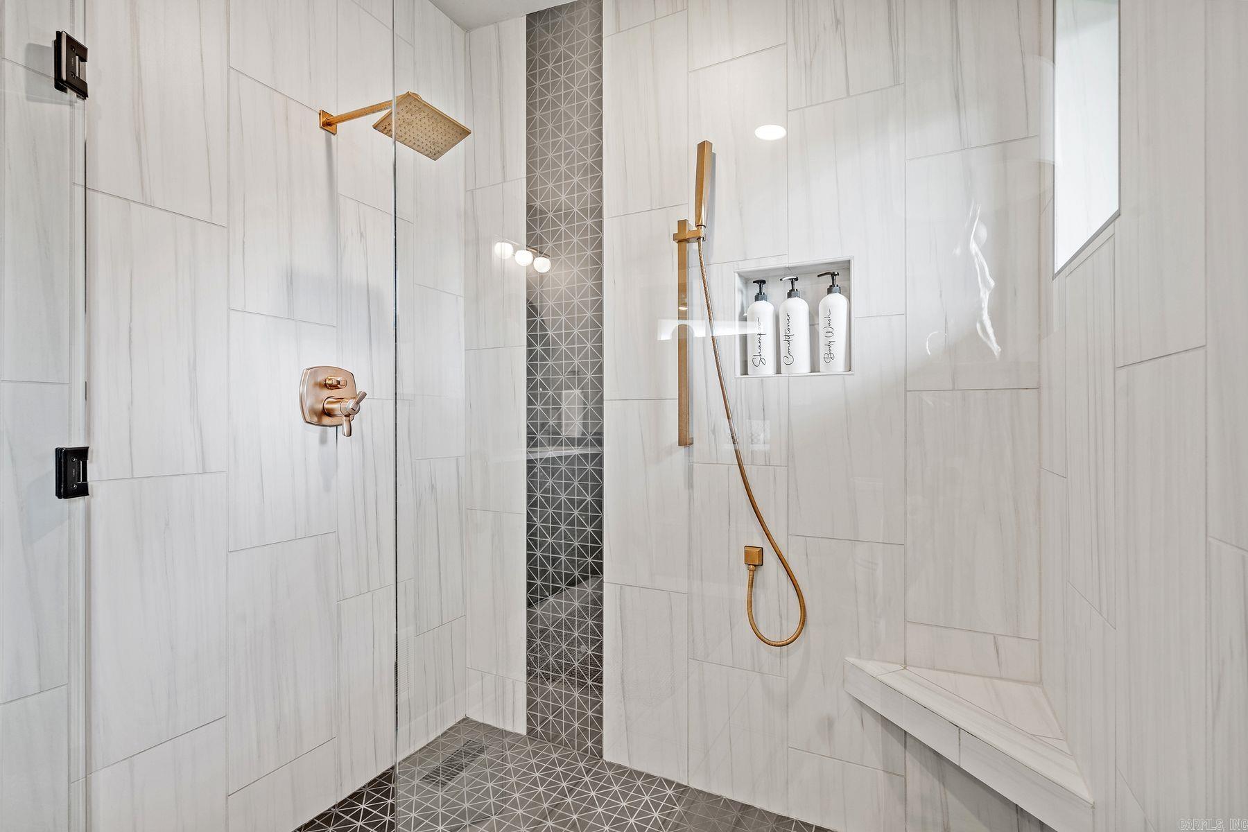 1113 Twin Points Road  Hot Springs, AR