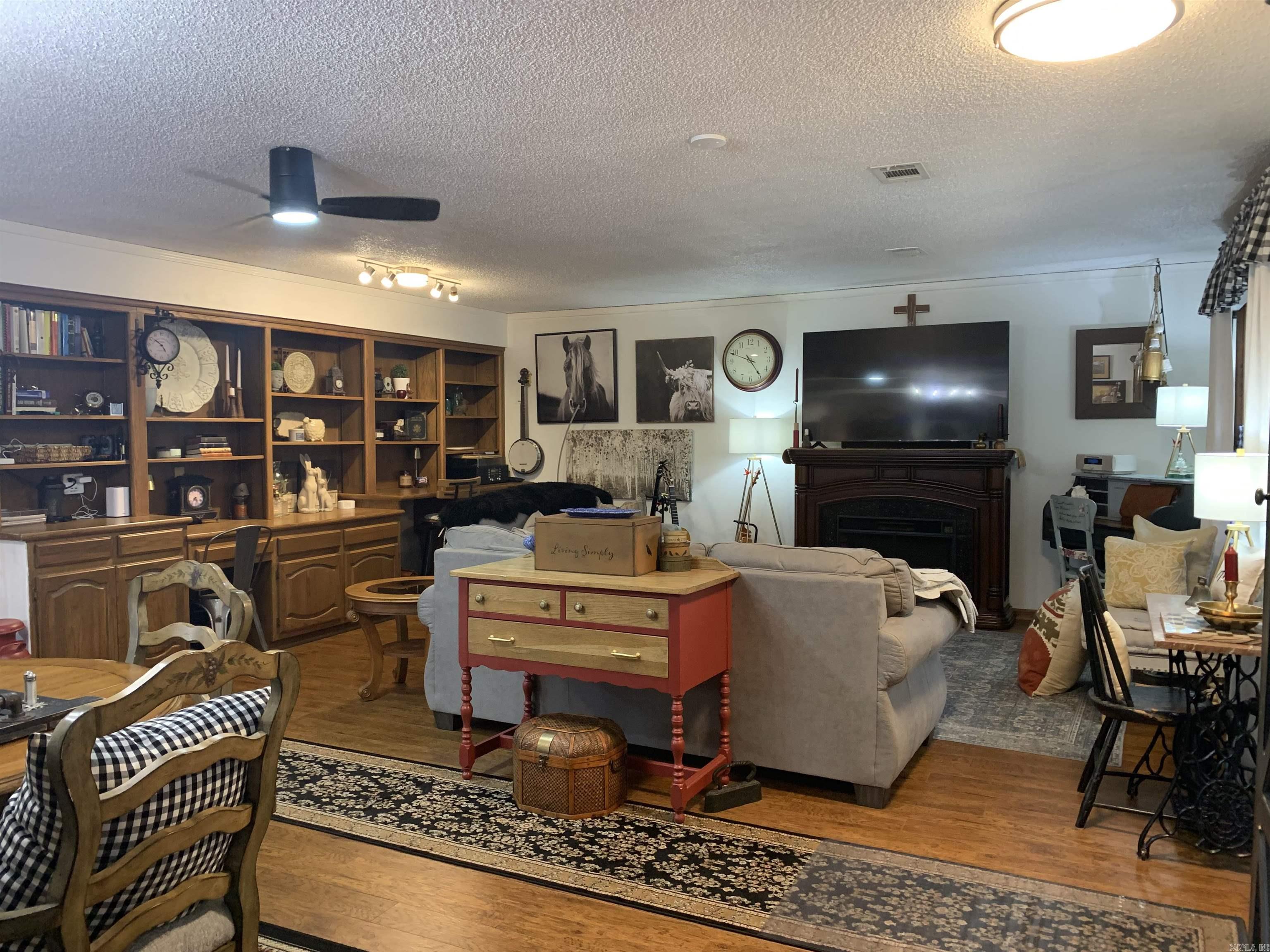 1 Montserrat  Hot Springs Village, AR